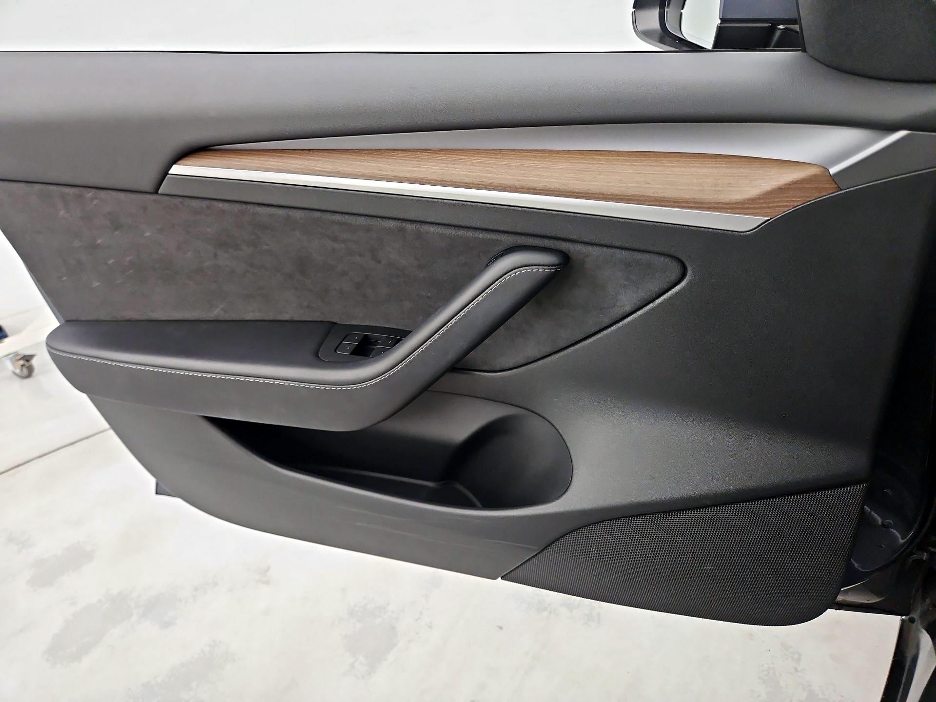 Thumbnail: 2023 Tesla Model 3 - 12