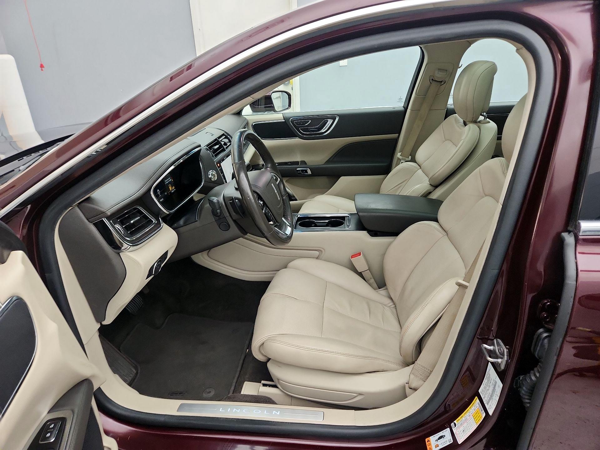 Thumbnail: 2018 Lincoln Continental - 11