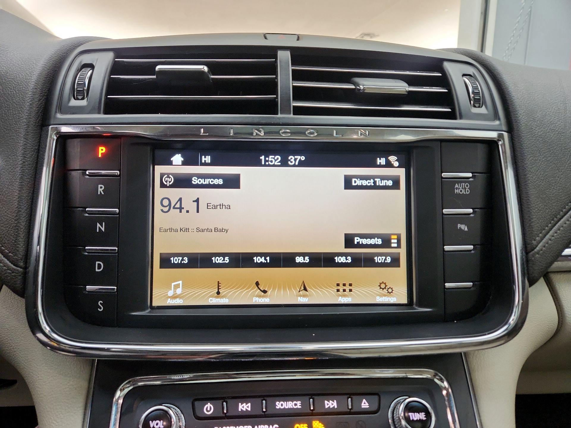 Thumbnail: 2018 Lincoln Continental - 16