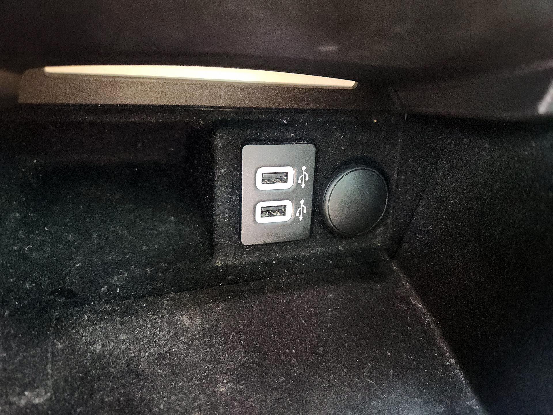 Thumbnail: 2018 Lincoln Continental - 19