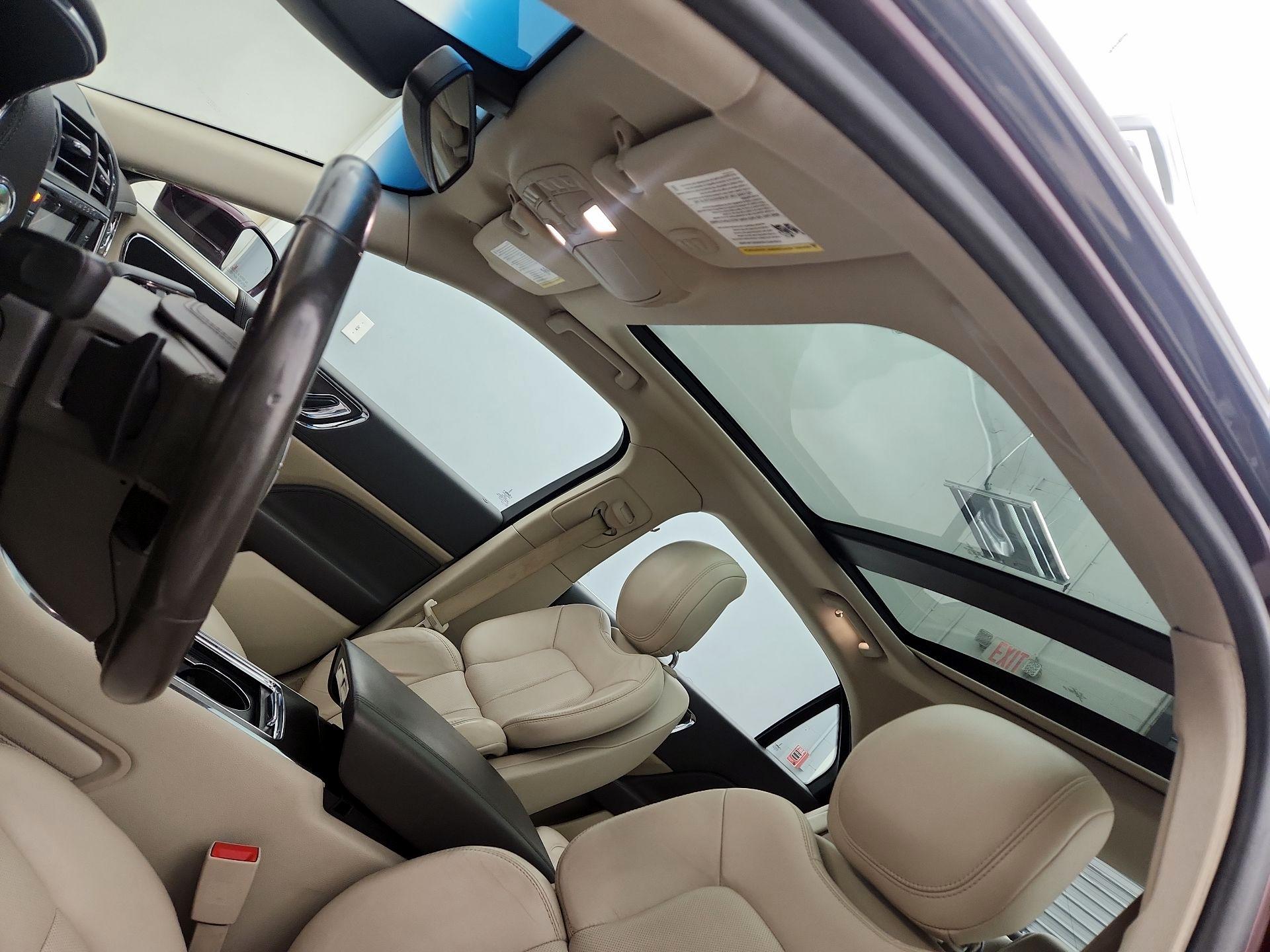 Thumbnail: 2018 Lincoln Continental - 20