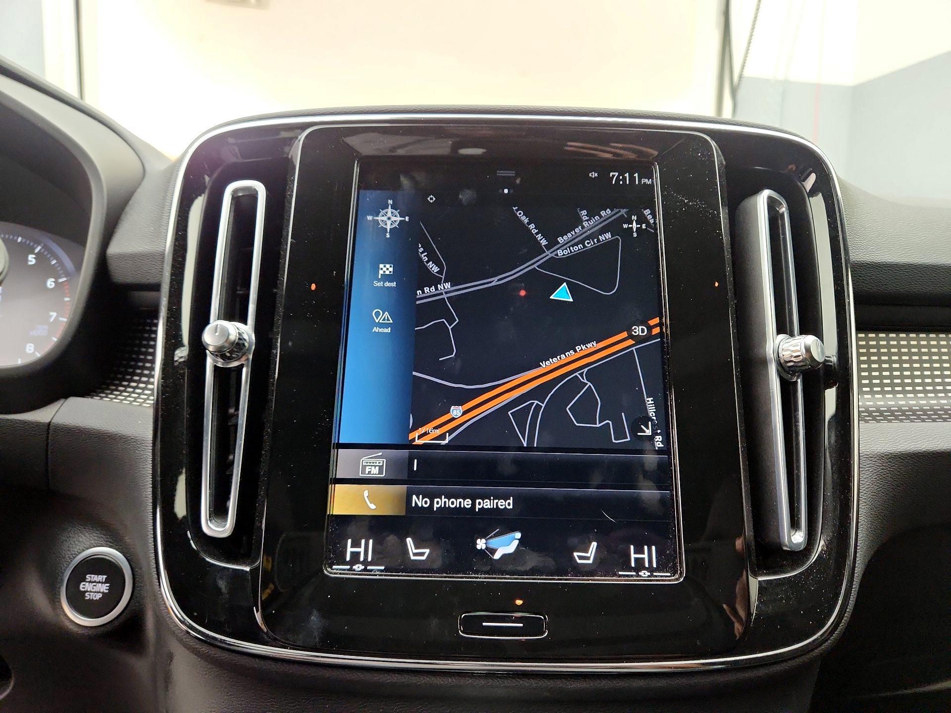 Thumbnail: 2022 Volvo XC40 - 14