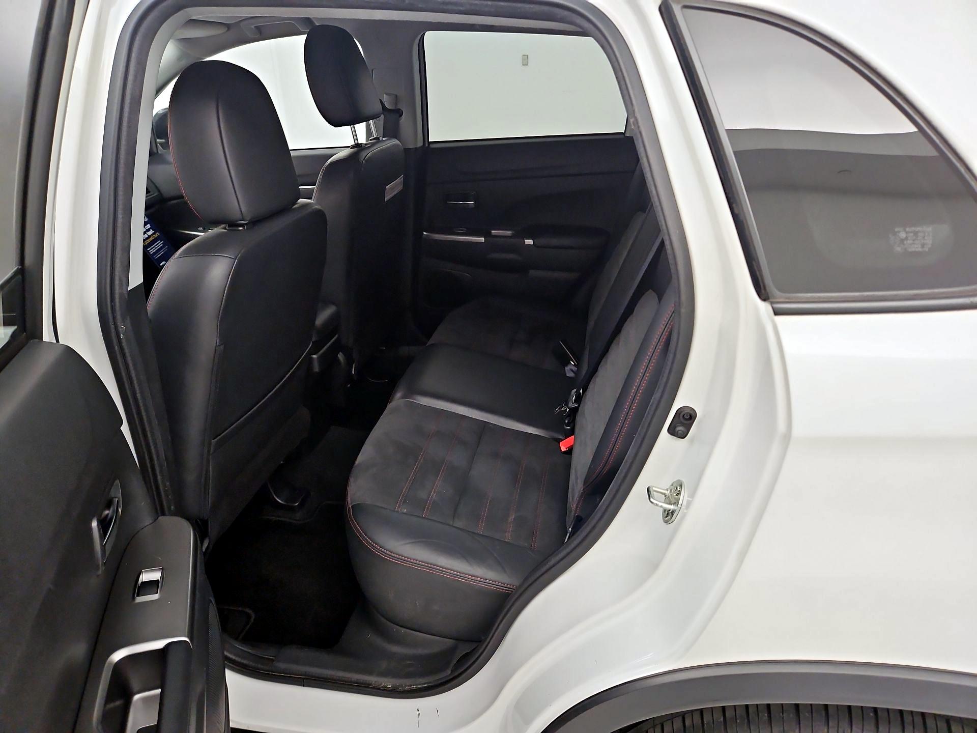 Thumbnail: 2018 Mitsubishi Outlander Sport - 18