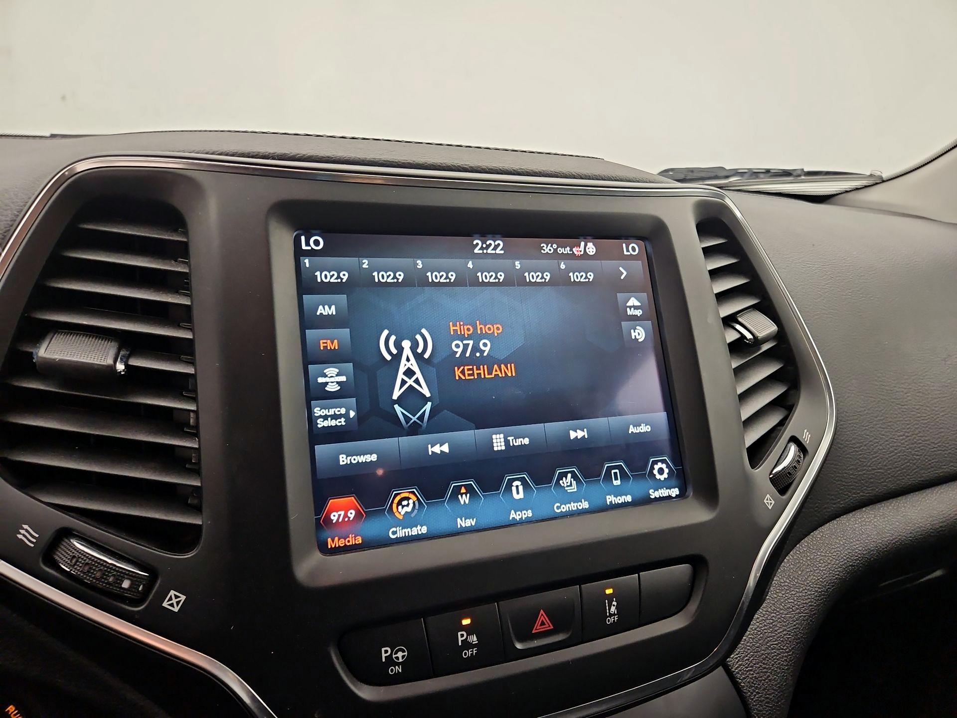 Thumbnail: 2023 Jeep Cherokee - 16