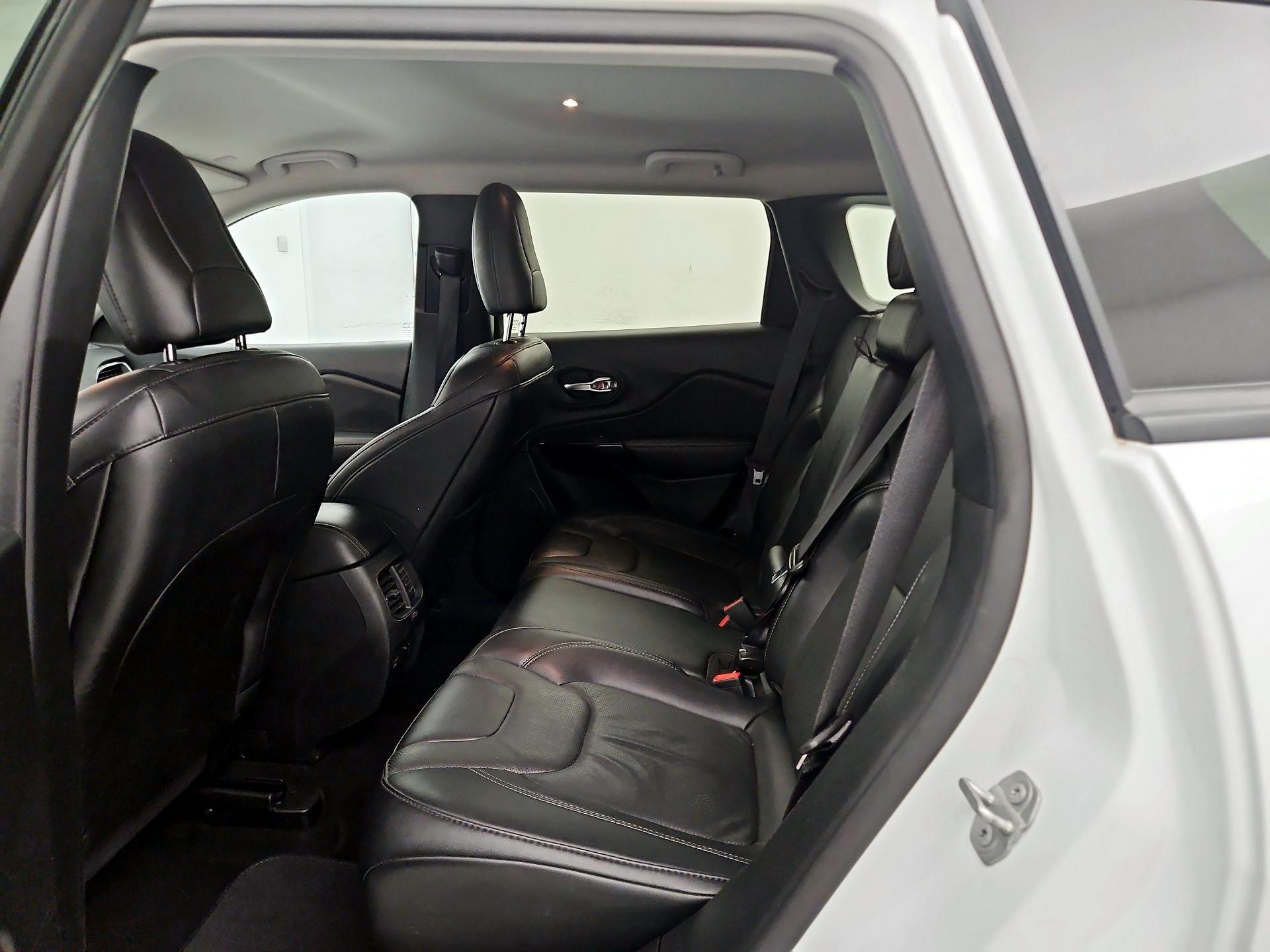 Thumbnail: 2023 Jeep Cherokee - 20