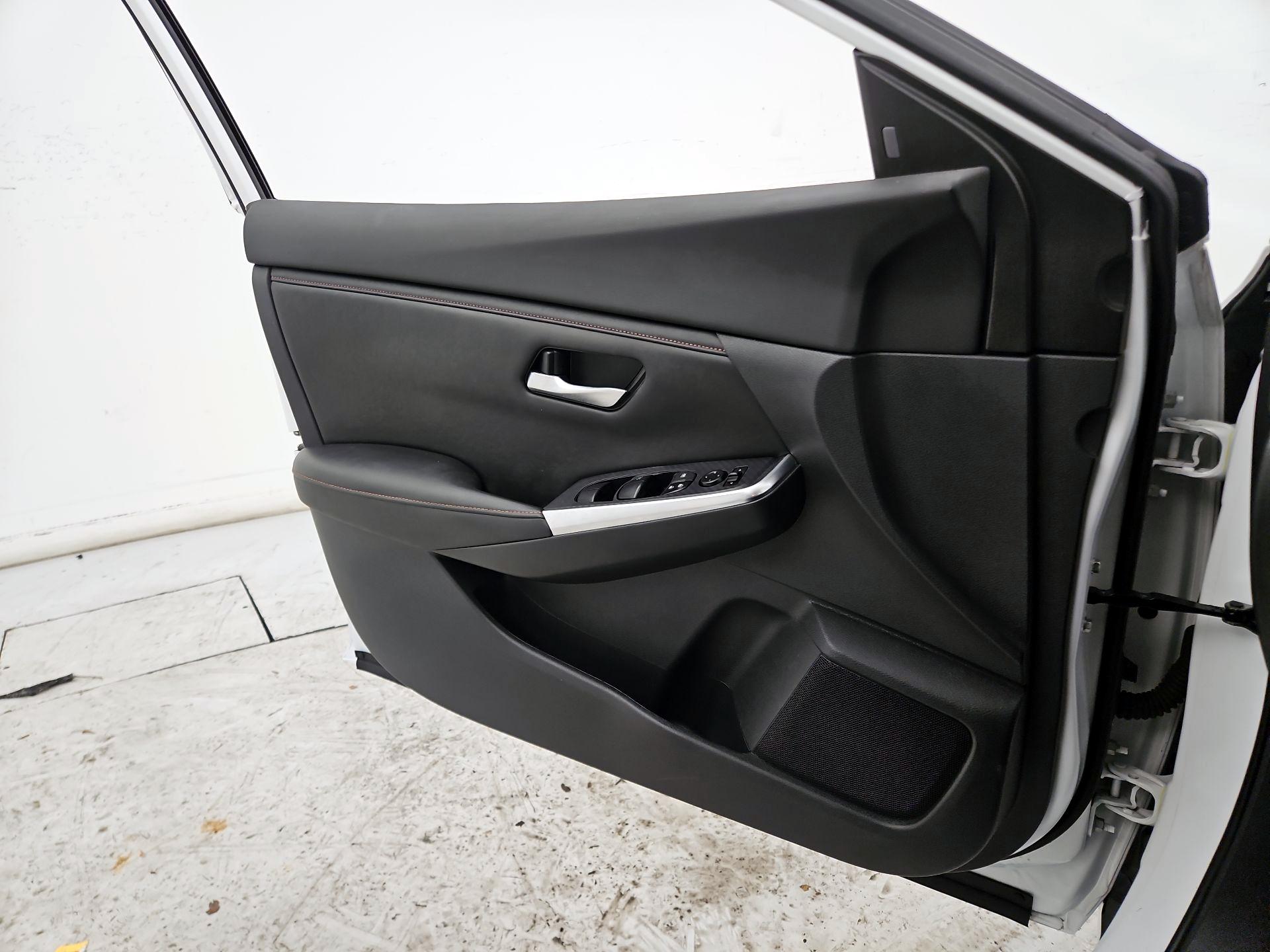 Thumbnail: 2023 Nissan Sentra - 12