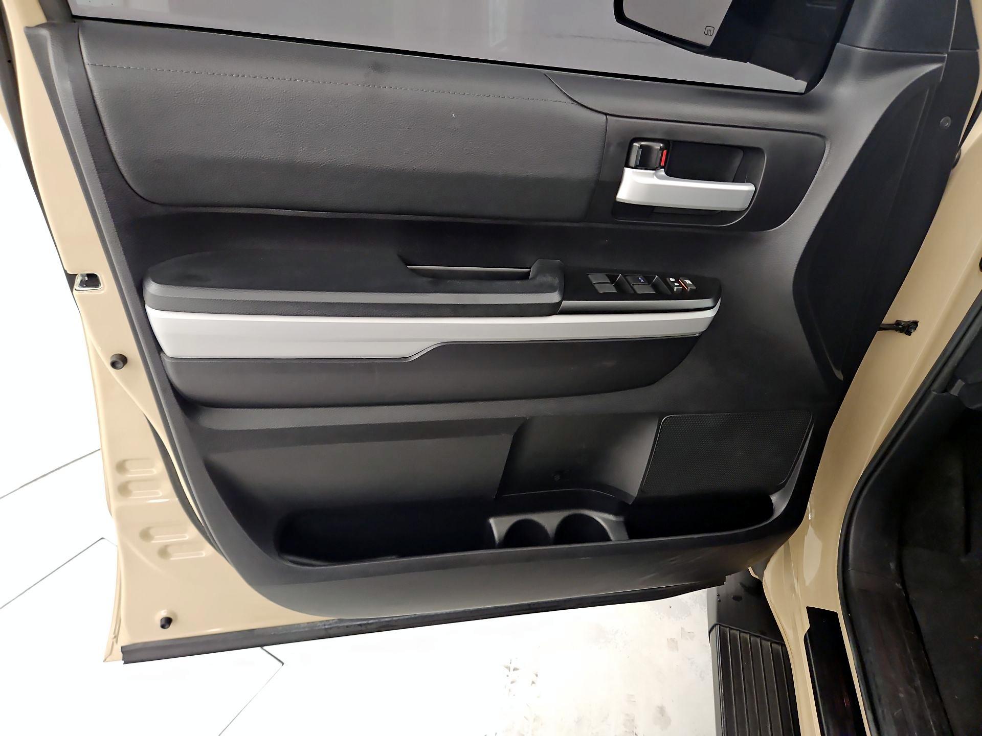 Thumbnail: 2020 Toyota Tundra - 12