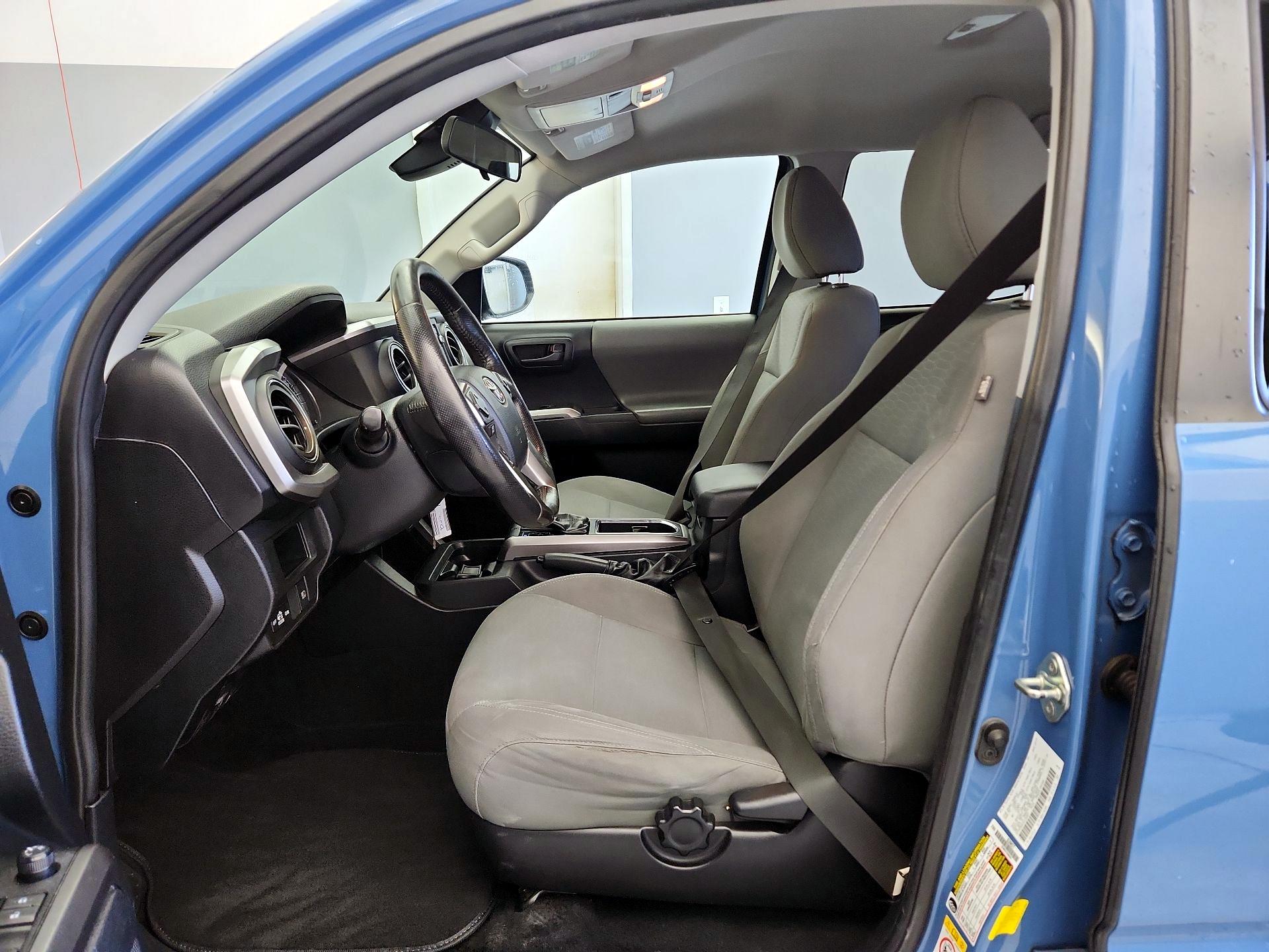 Thumbnail: 2019 Toyota Tacoma - 11