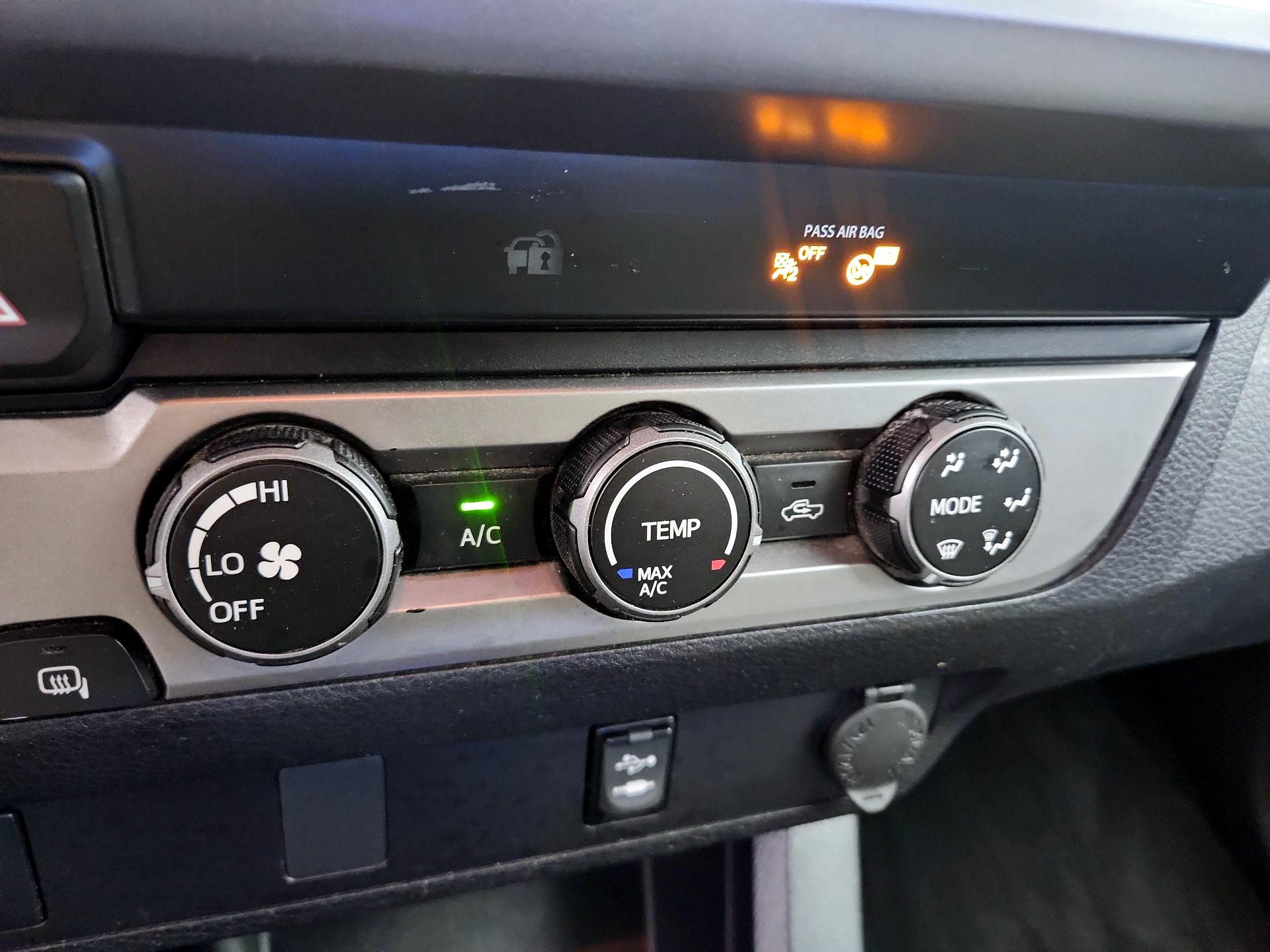 Thumbnail: 2019 Toyota Tacoma - 16