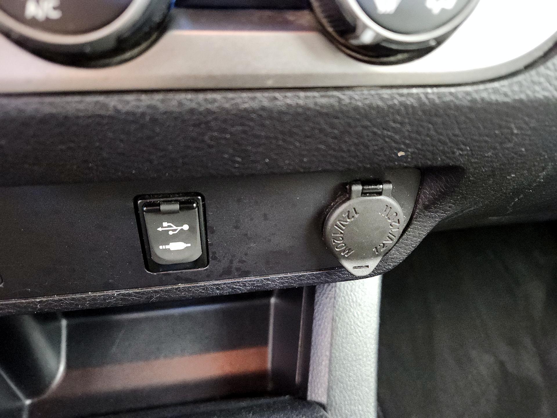 Thumbnail: 2019 Toyota Tacoma - 18