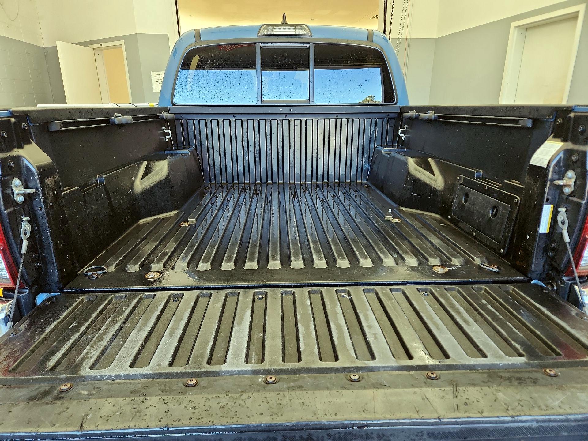 Thumbnail: 2019 Toyota Tacoma - 20