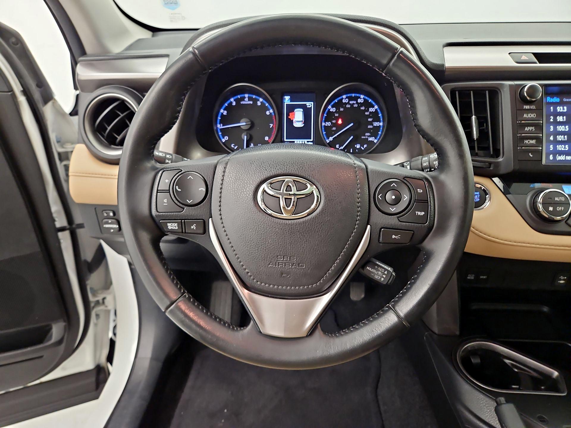 Thumbnail: 2018 Toyota RAV4 - 10