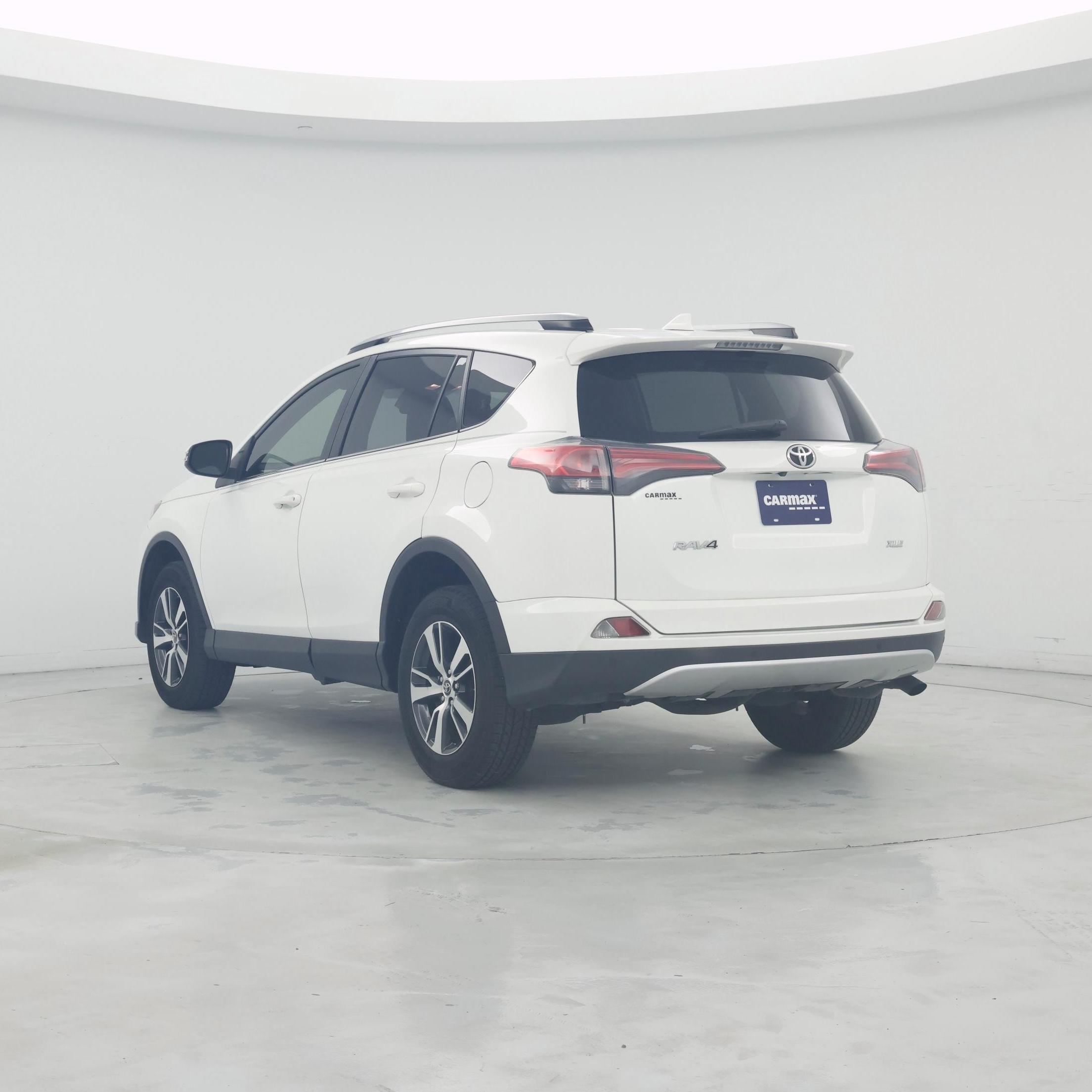 Thumbnail: 2018 Toyota RAV4 - 2