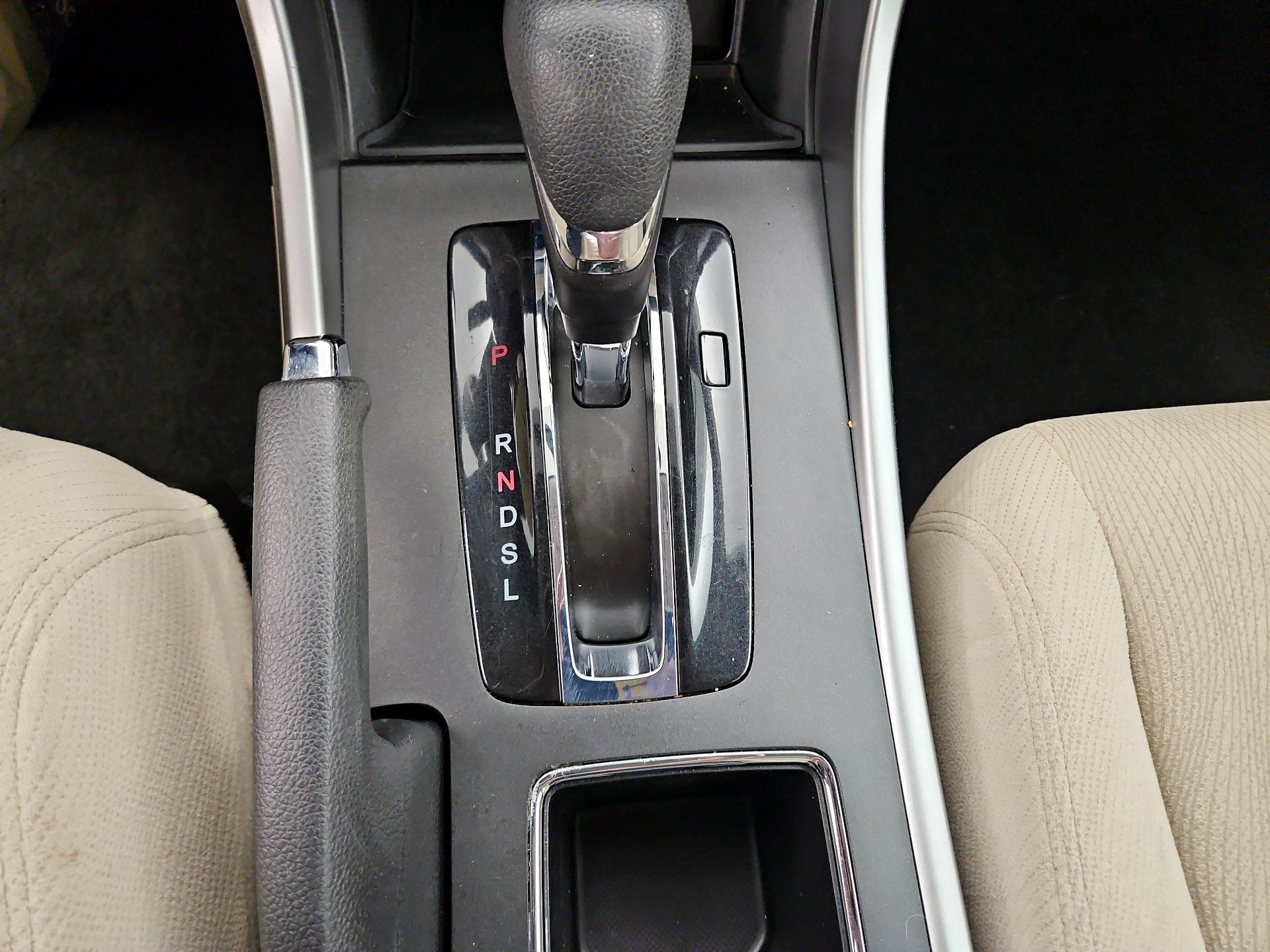 Thumbnail: 2015 Honda Accord - 17