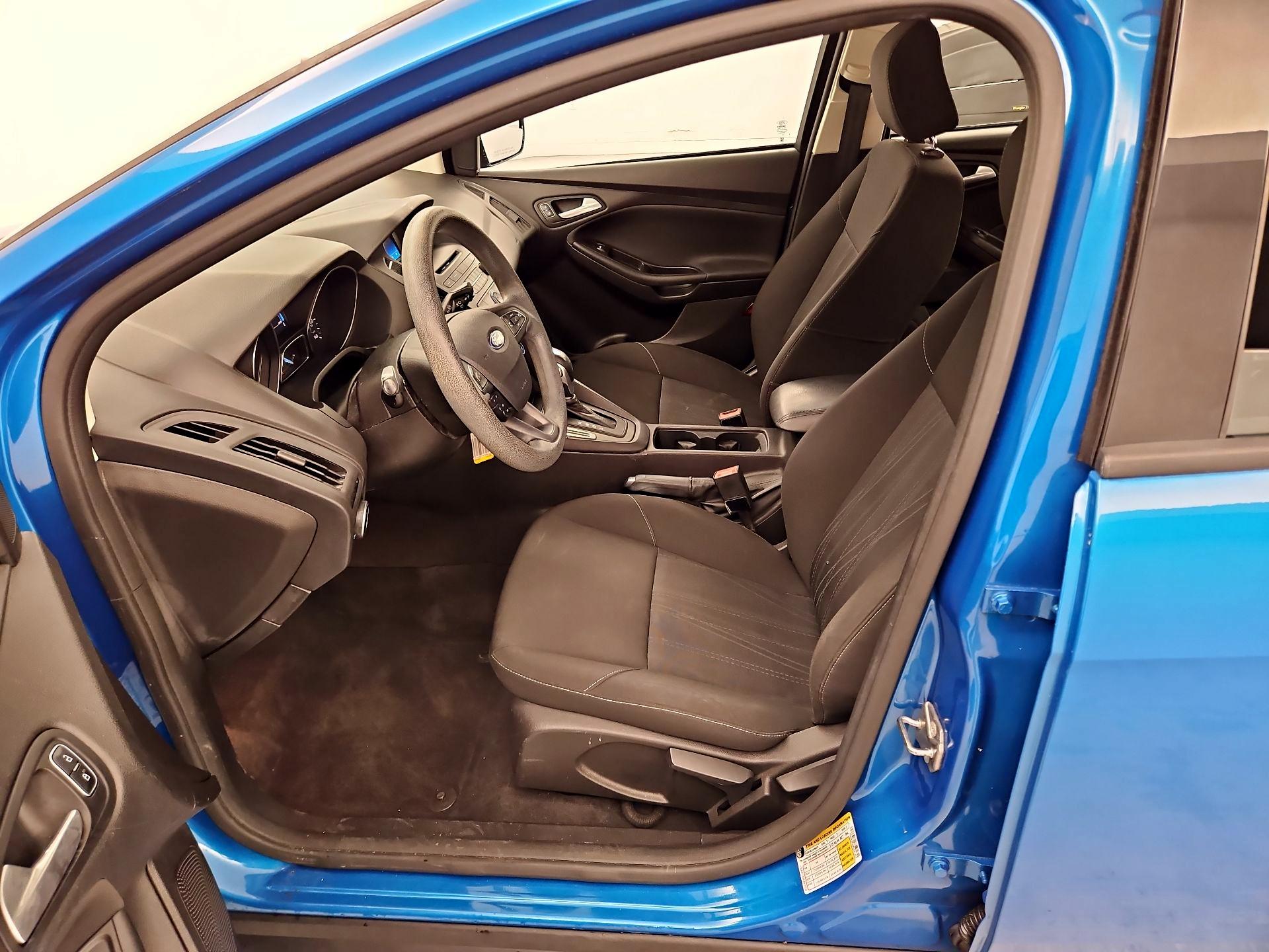 Thumbnail: 2015 Ford Focus - 11