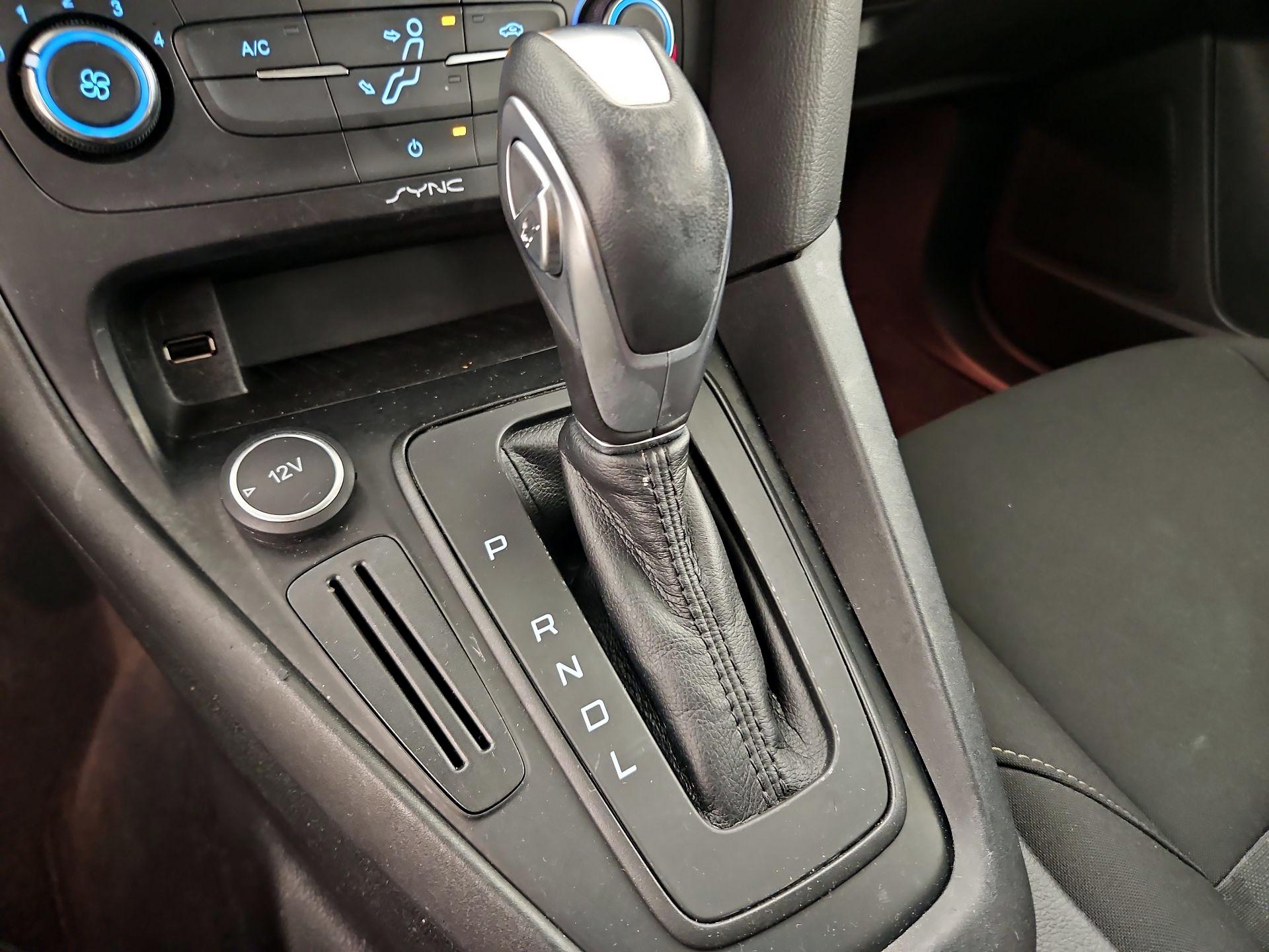 Thumbnail: 2015 Ford Focus - 17