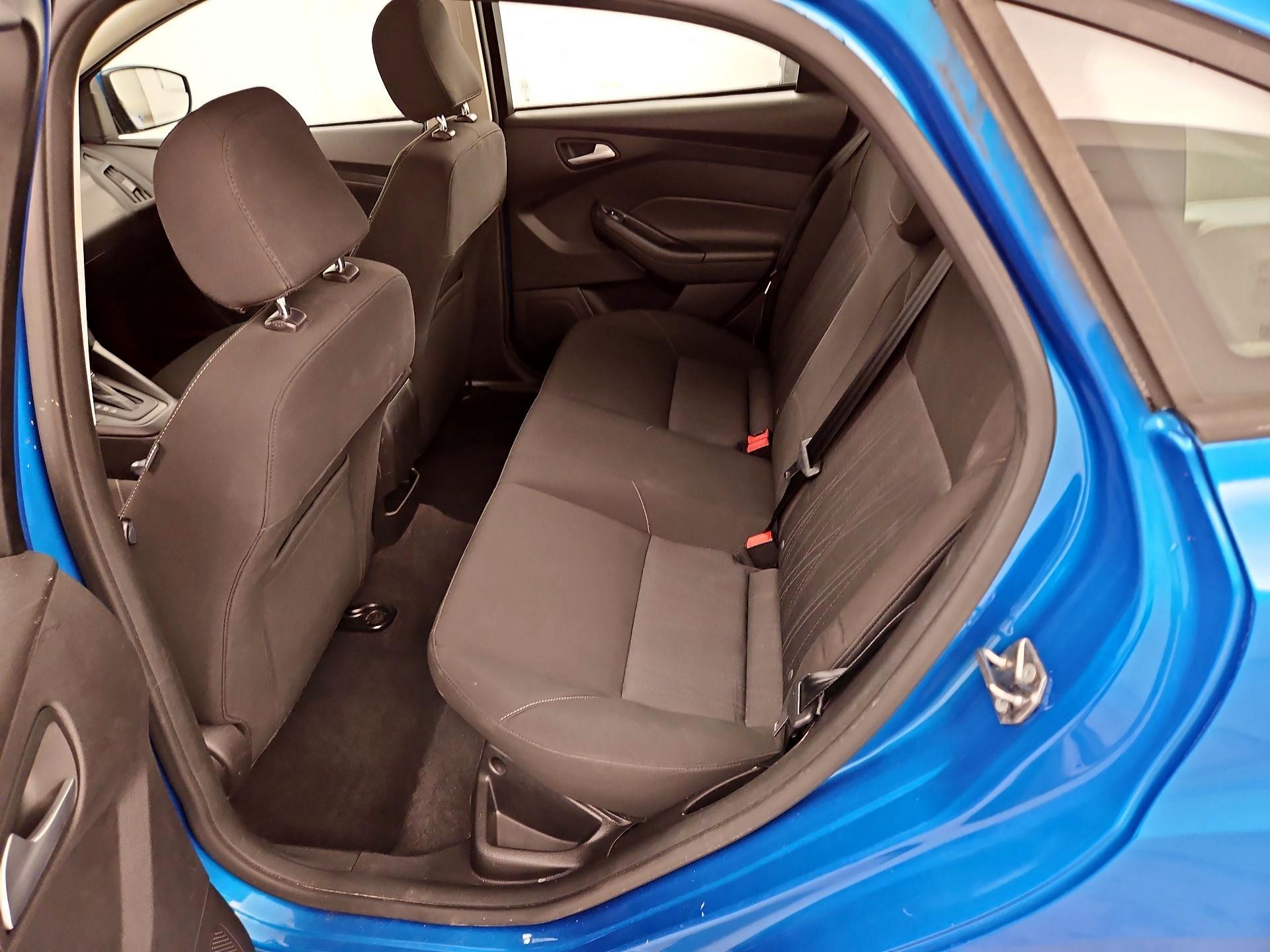 Thumbnail: 2015 Ford Focus - 19