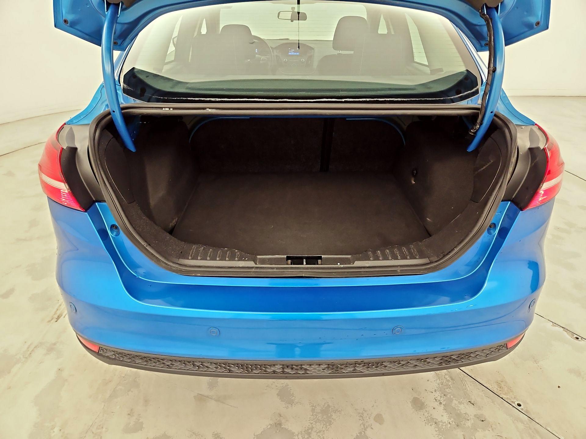 Thumbnail: 2015 Ford Focus - 20