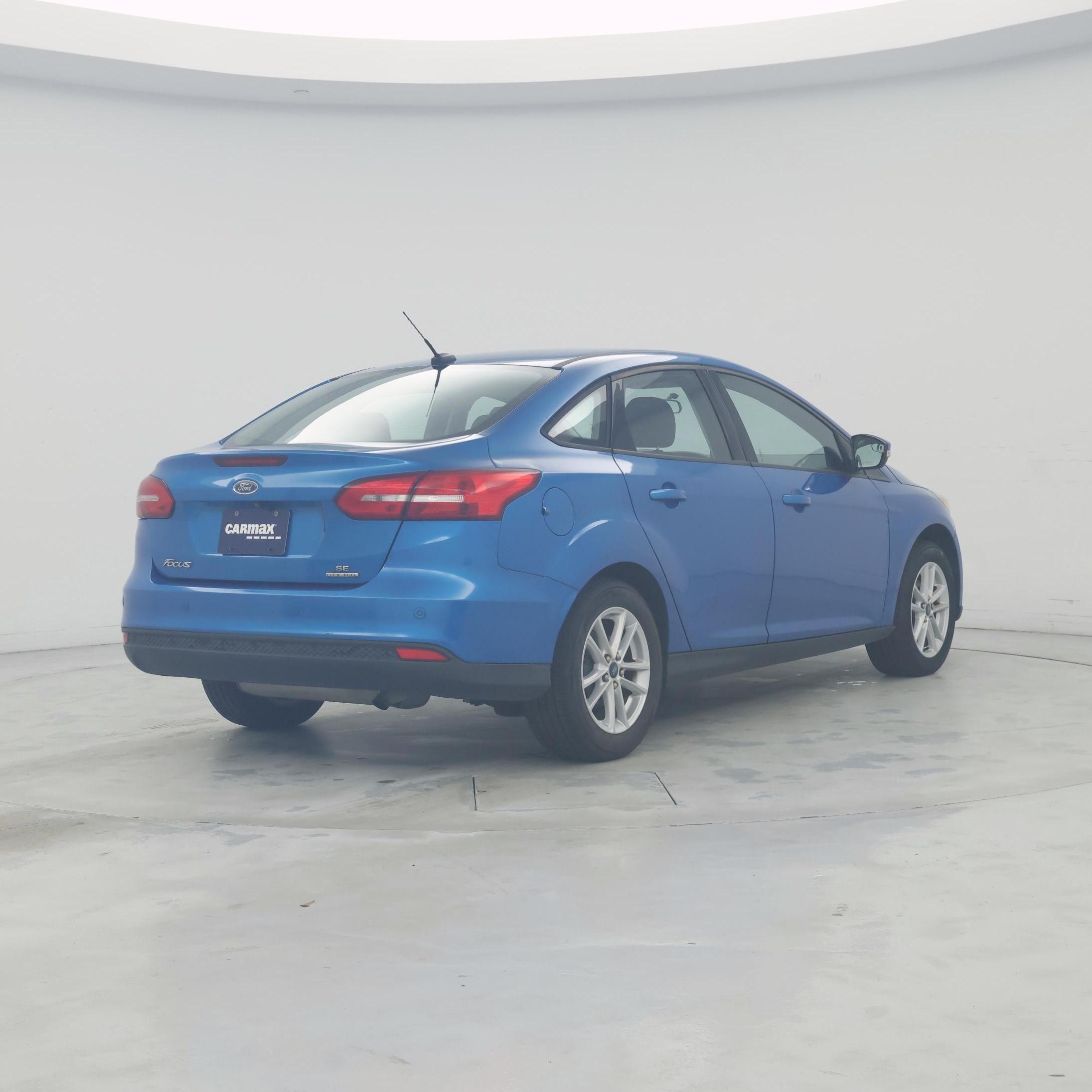 Thumbnail: 2015 Ford Focus - 8