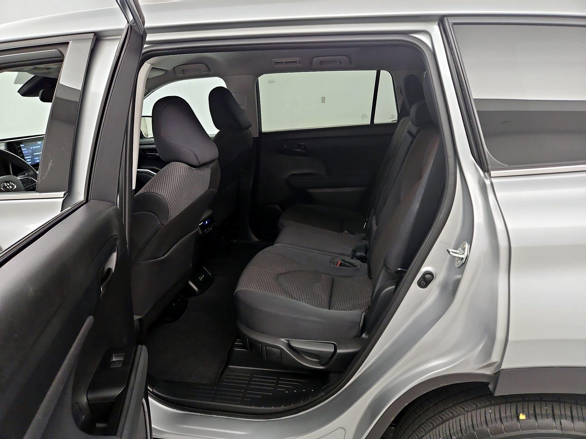 Thumbnail: 2022 Toyota Highlander - 19