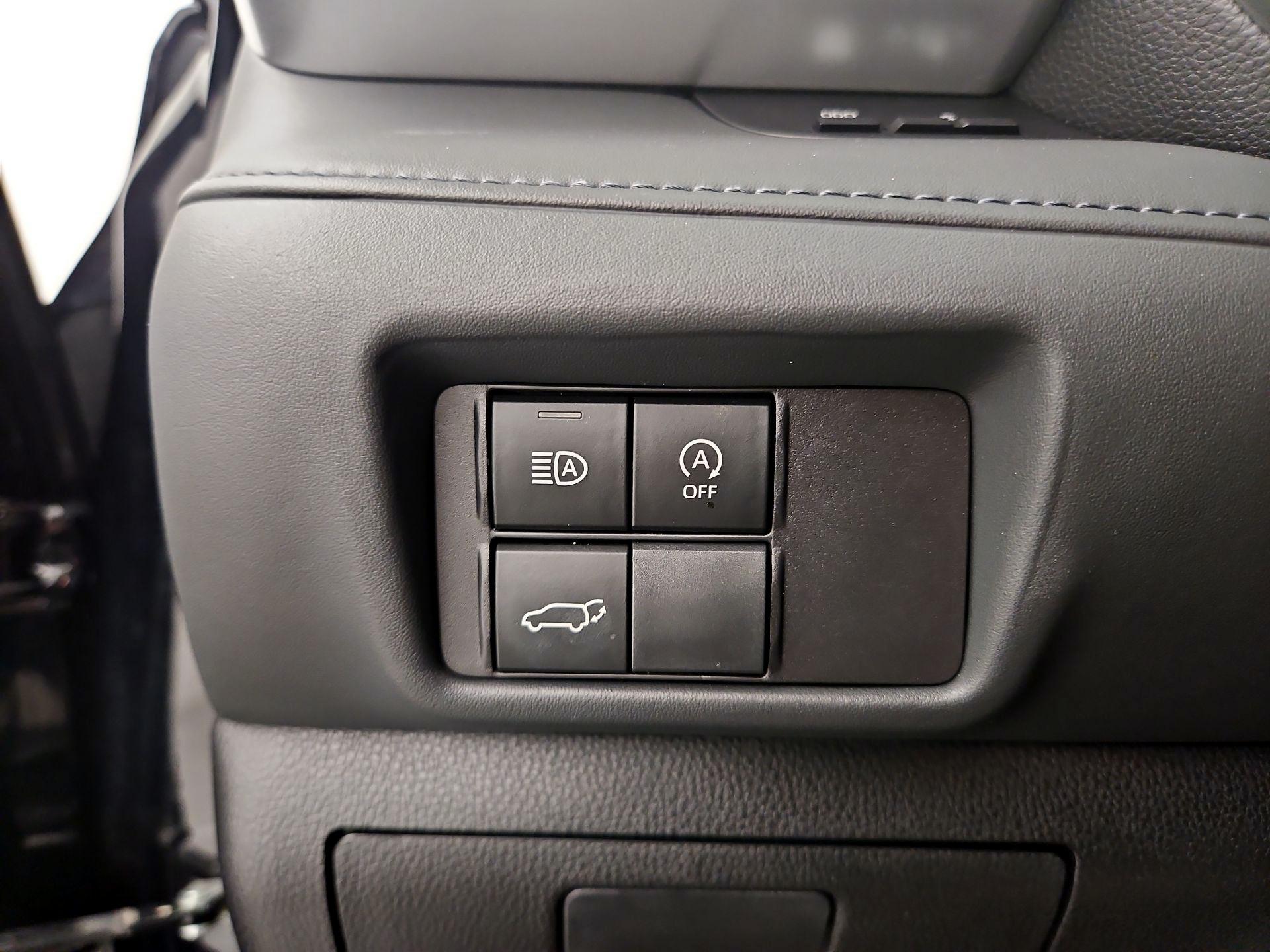 Thumbnail: 2023 Toyota Highlander - 13