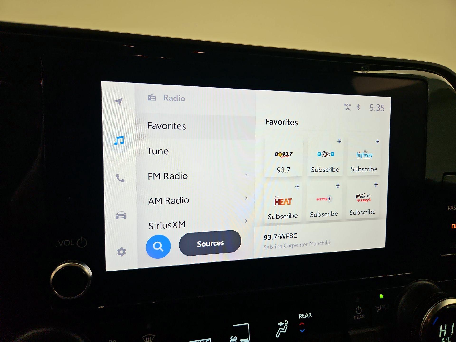 Thumbnail: 2023 Toyota Highlander - 15