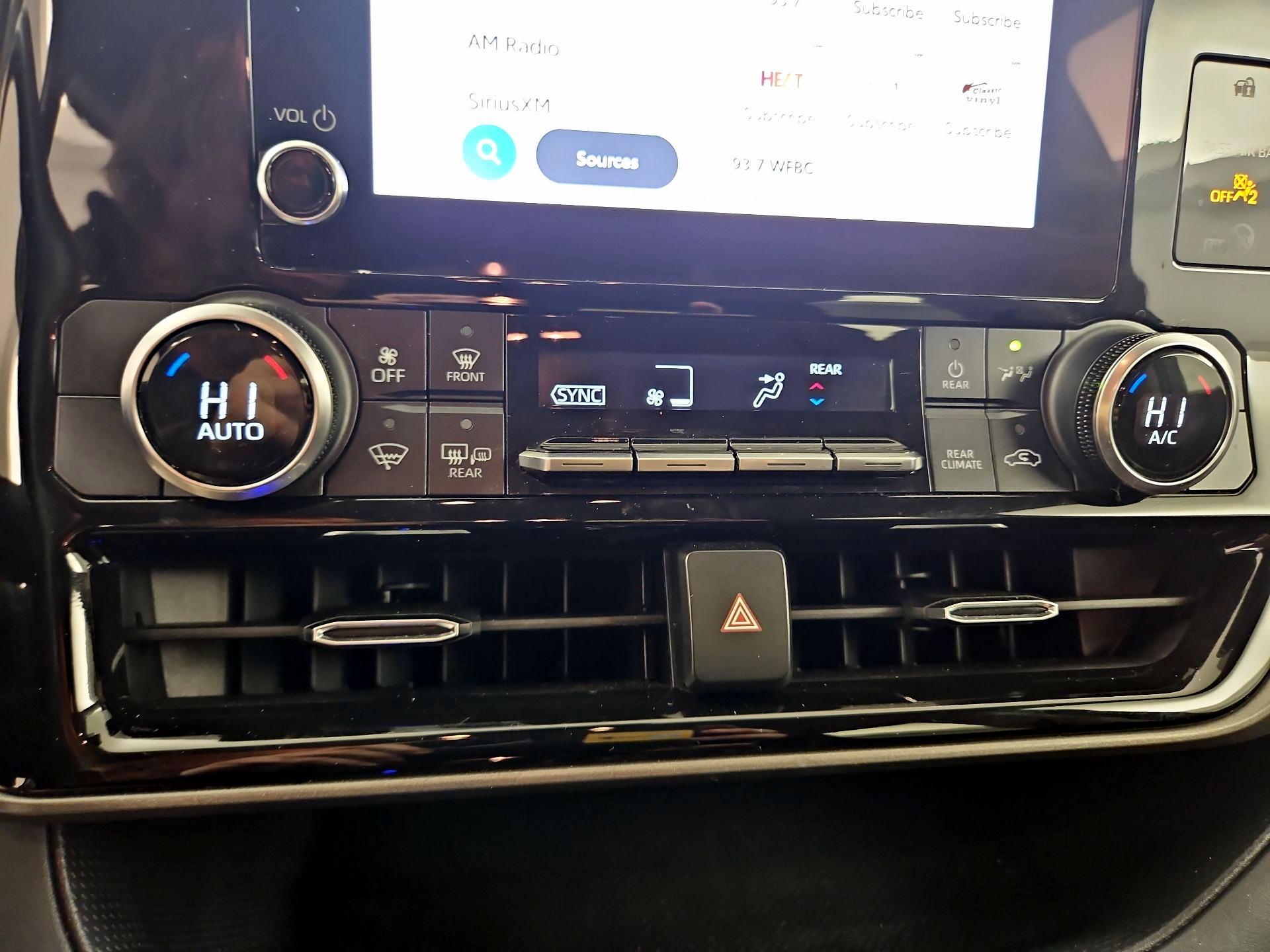 Thumbnail: 2023 Toyota Highlander - 16