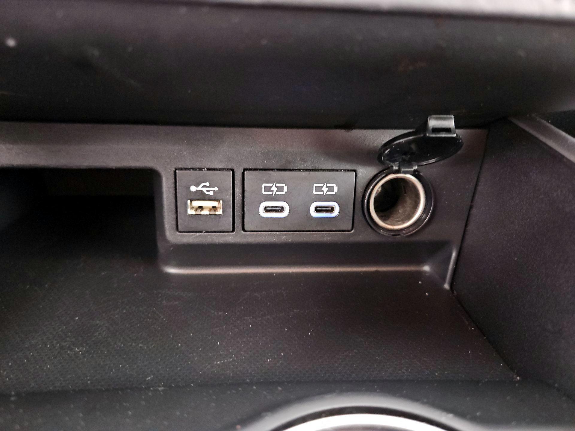 Thumbnail: 2023 Toyota Highlander - 18