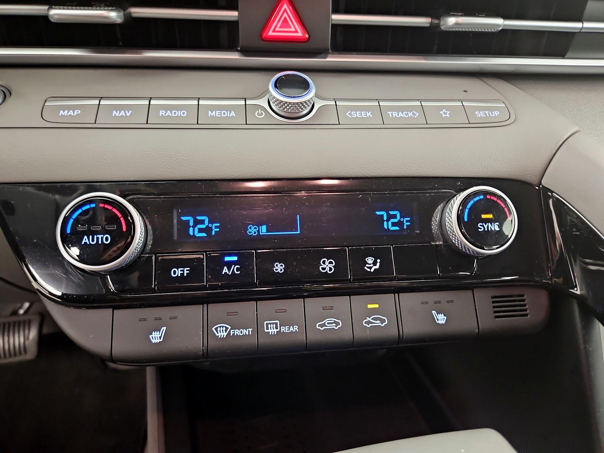 Thumbnail: 2023 Hyundai Elantra - 17