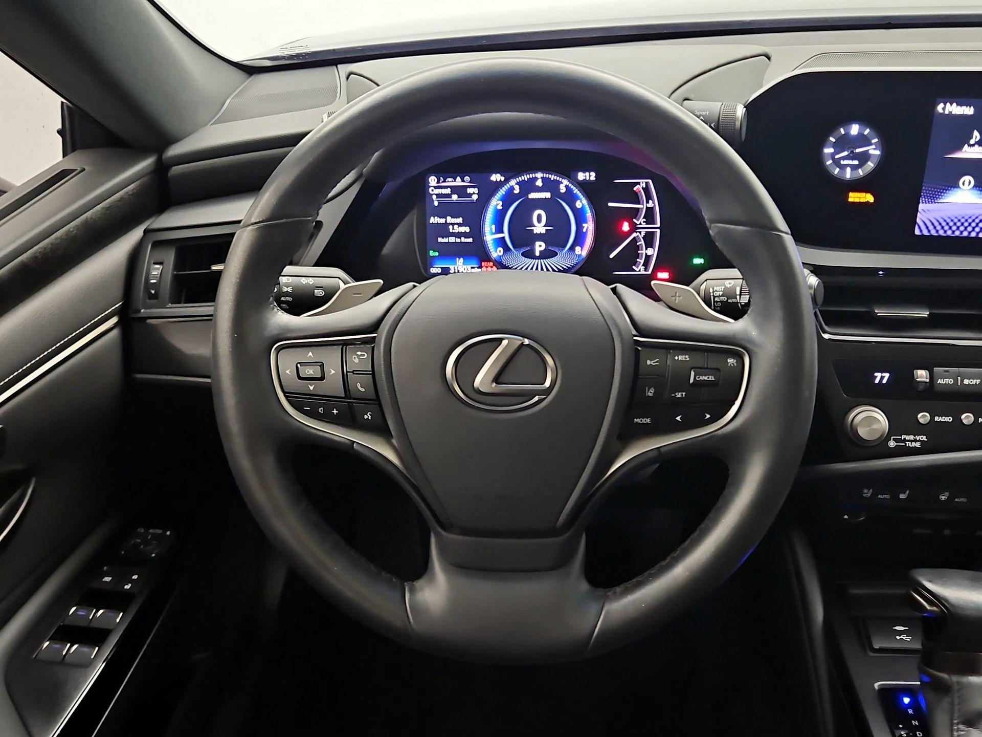 Thumbnail: 2022 Lexus ES - 10