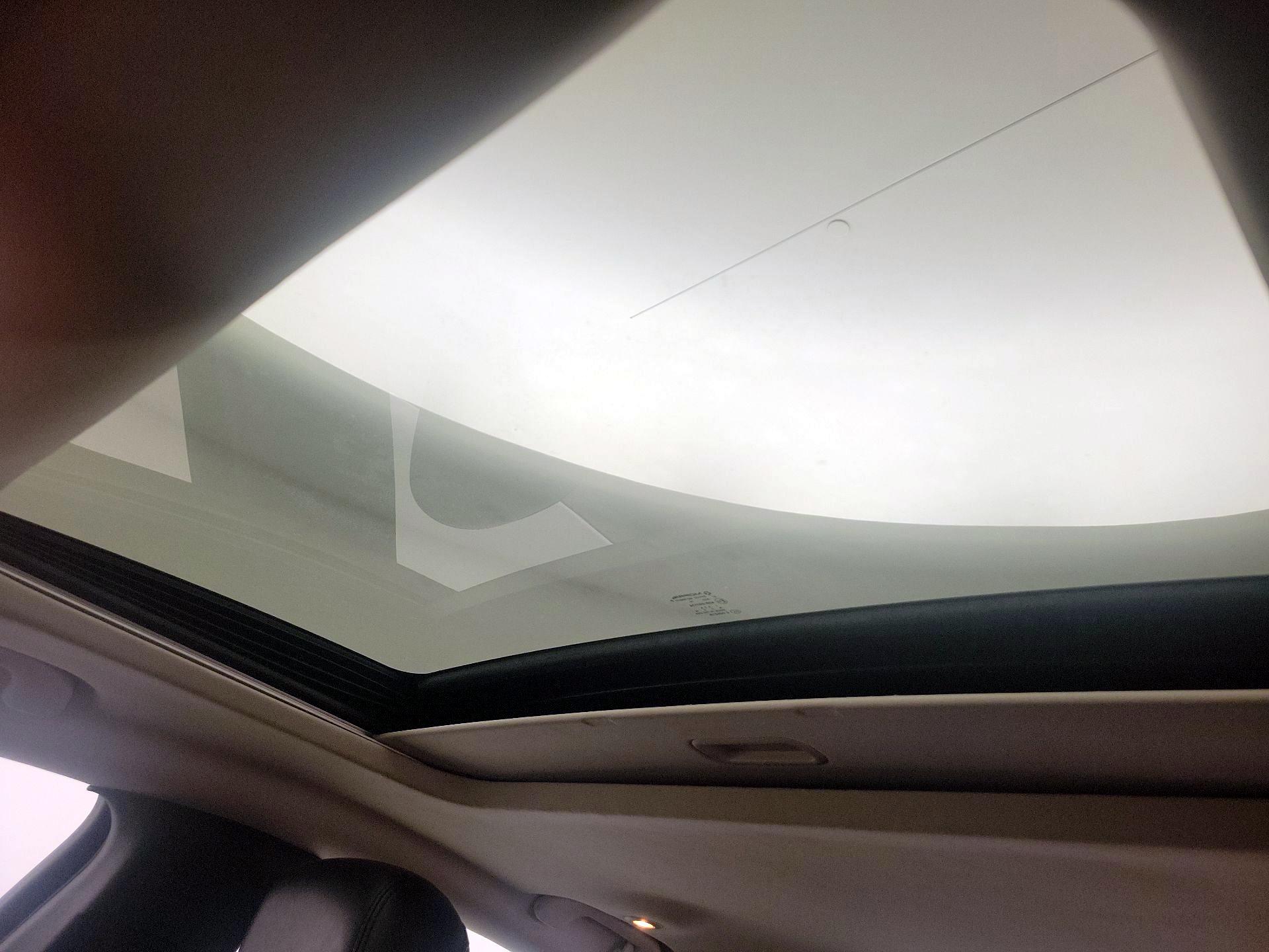 Thumbnail: 2017 Chrysler 200 - 18