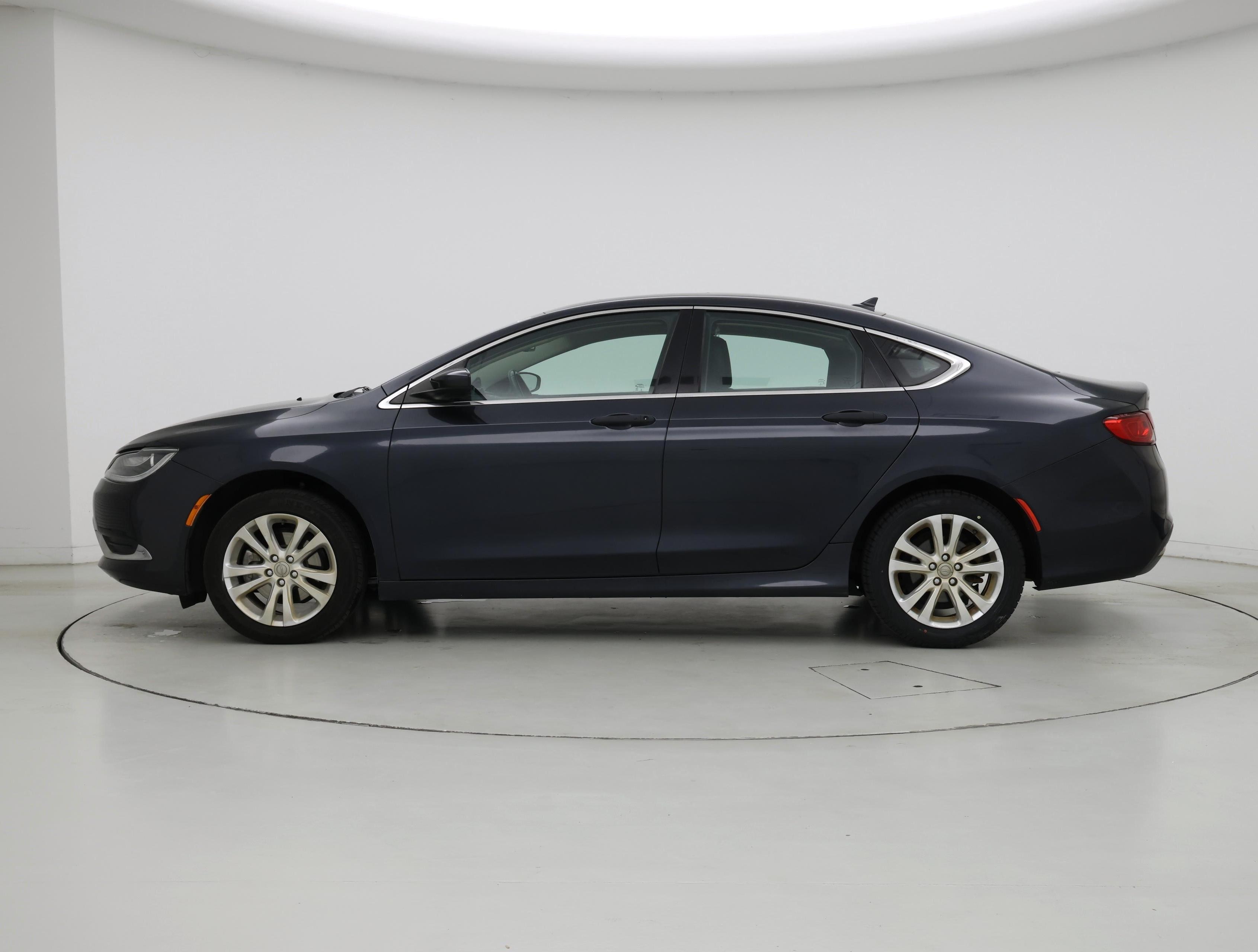 Thumbnail: 2017 Chrysler 200 - 3