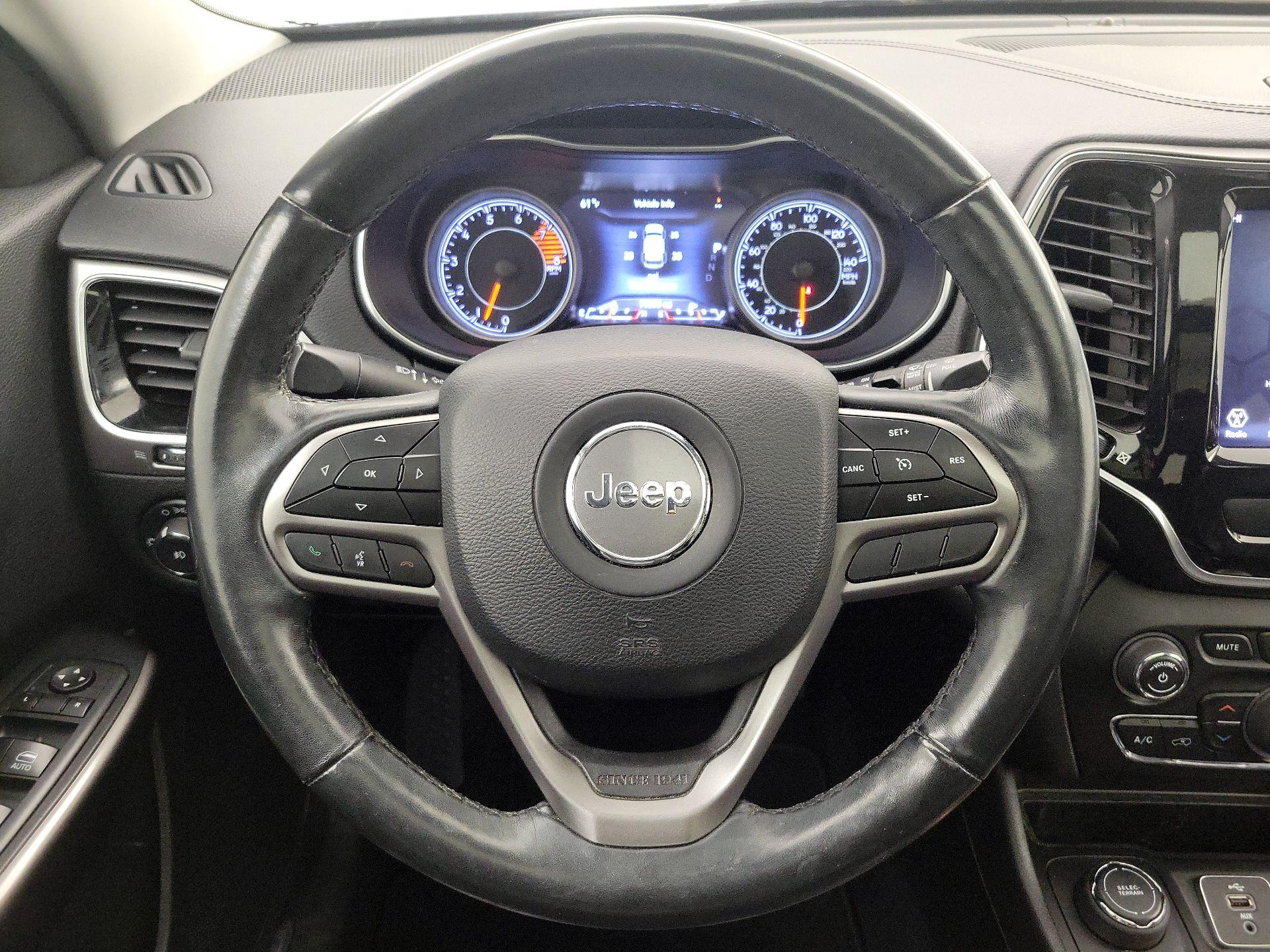 Thumbnail: 2019 Jeep Cherokee - 10