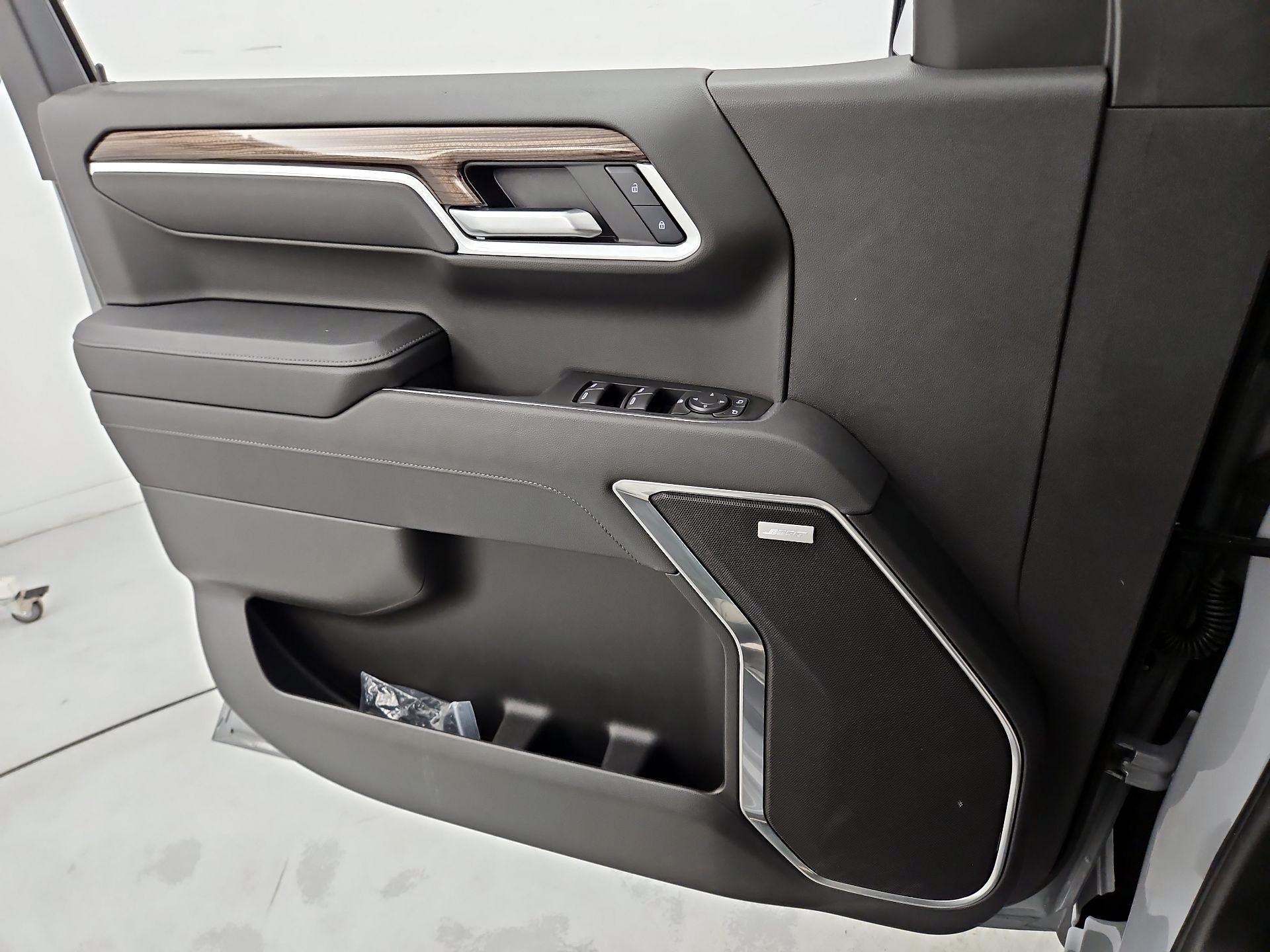 Thumbnail: 2025 Chevrolet Silverado 1500 - 12