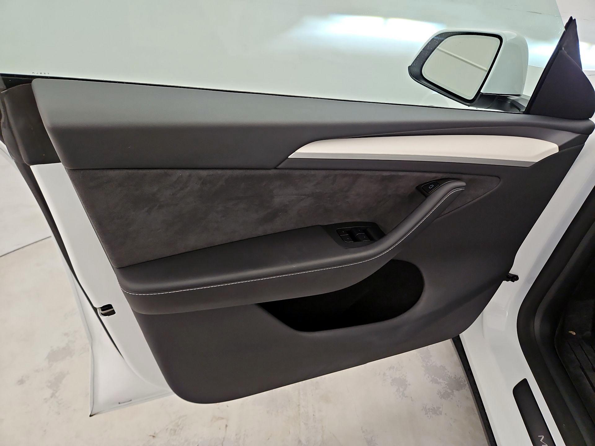 Thumbnail: 2025 Tesla Model Y - 12