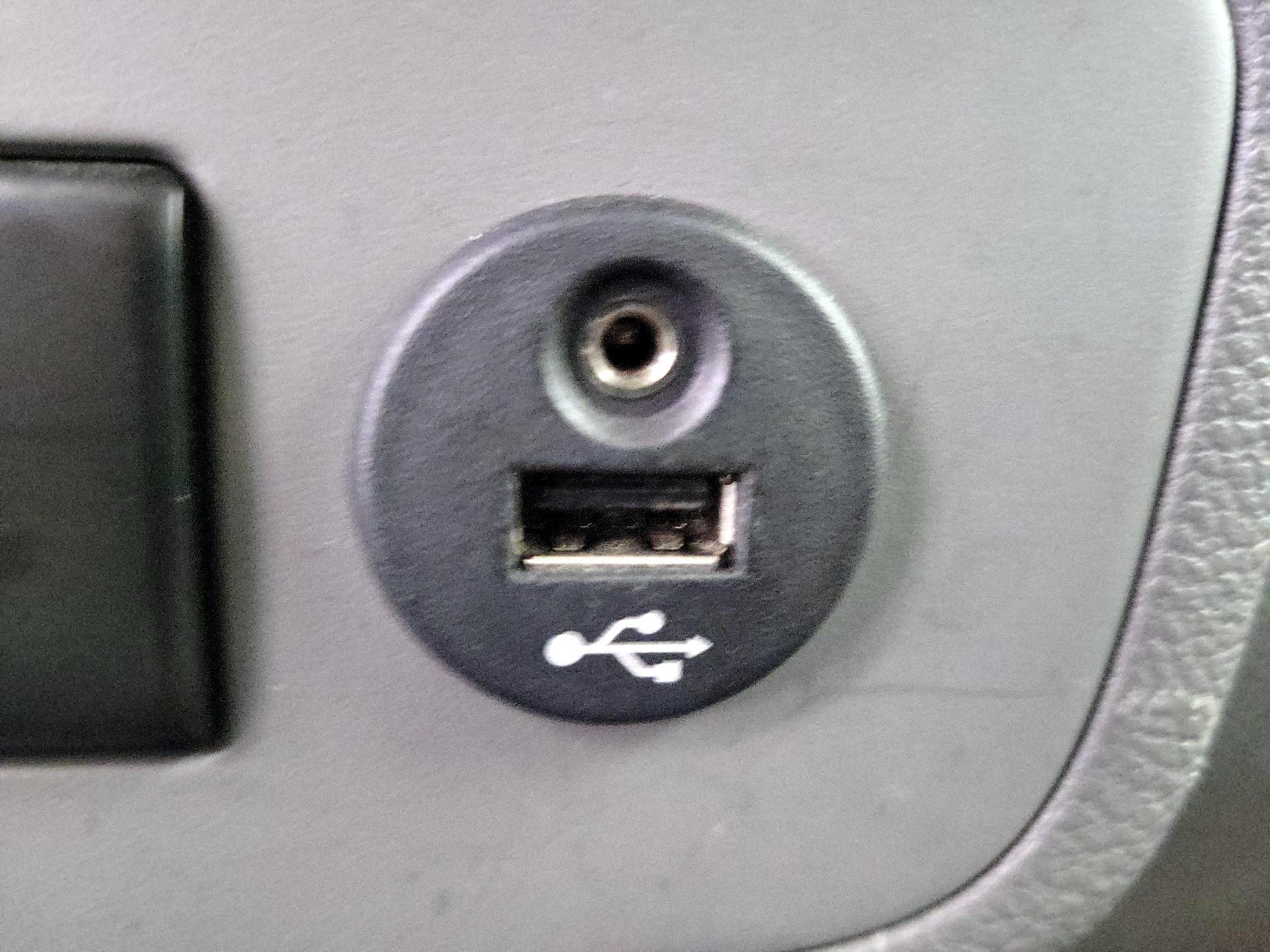 Thumbnail: 2014 Nissan NV - 18