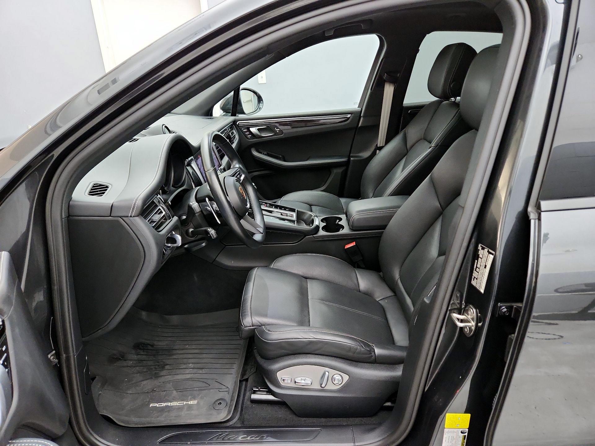 Thumbnail: 2023 Porsche Macan - 11