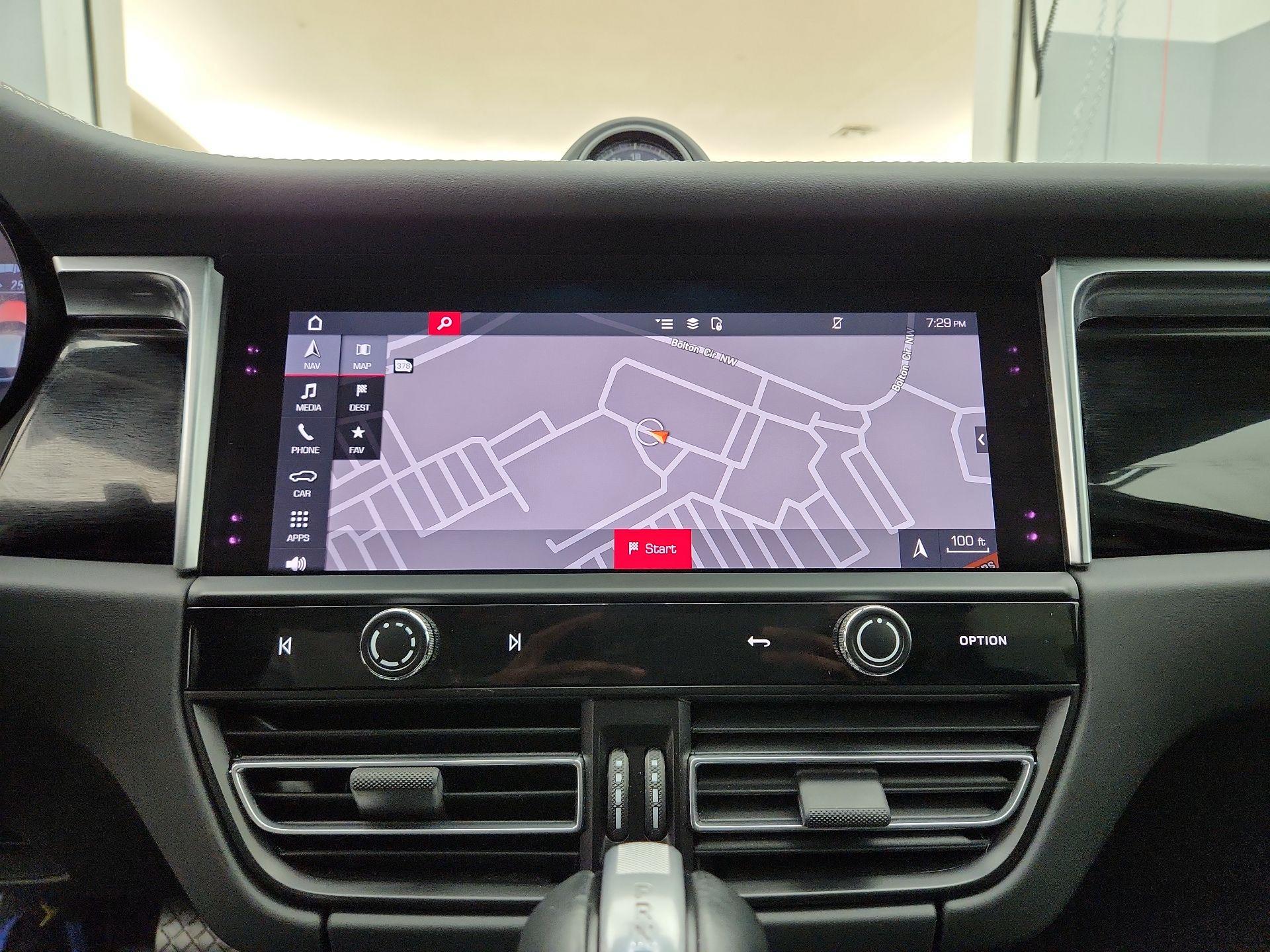 Thumbnail: 2023 Porsche Macan - 14