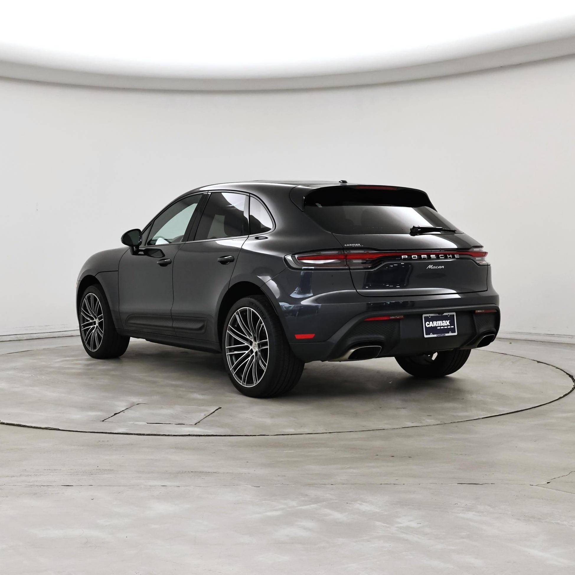 Thumbnail: 2023 Porsche Macan - 2