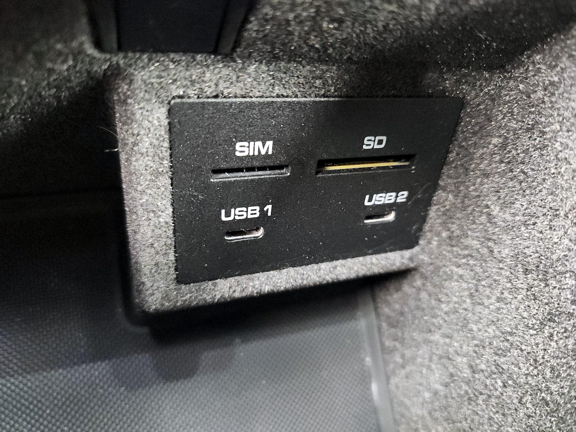 Thumbnail: 2023 Porsche Macan - 19