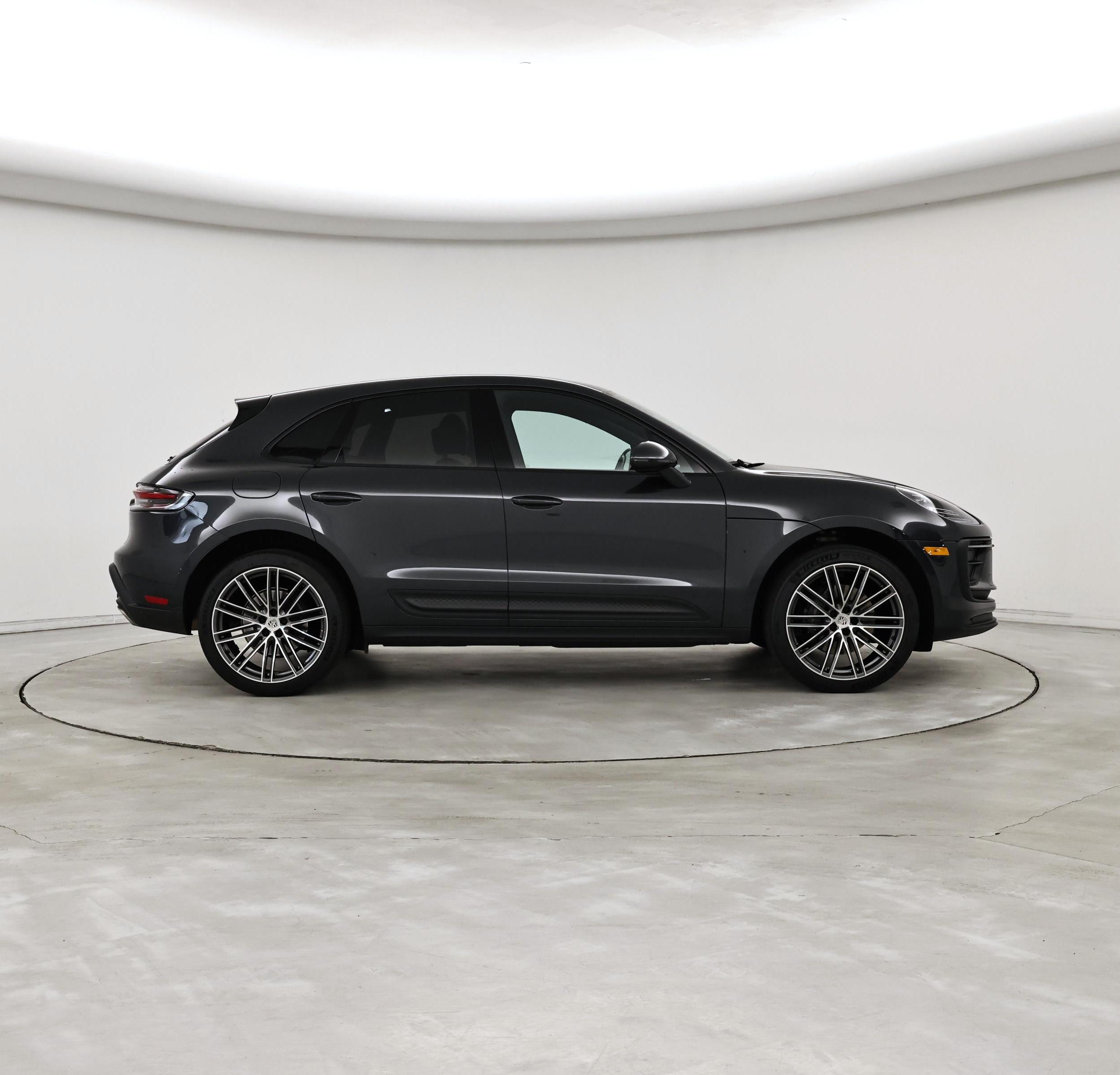 Thumbnail: 2023 Porsche Macan - 7