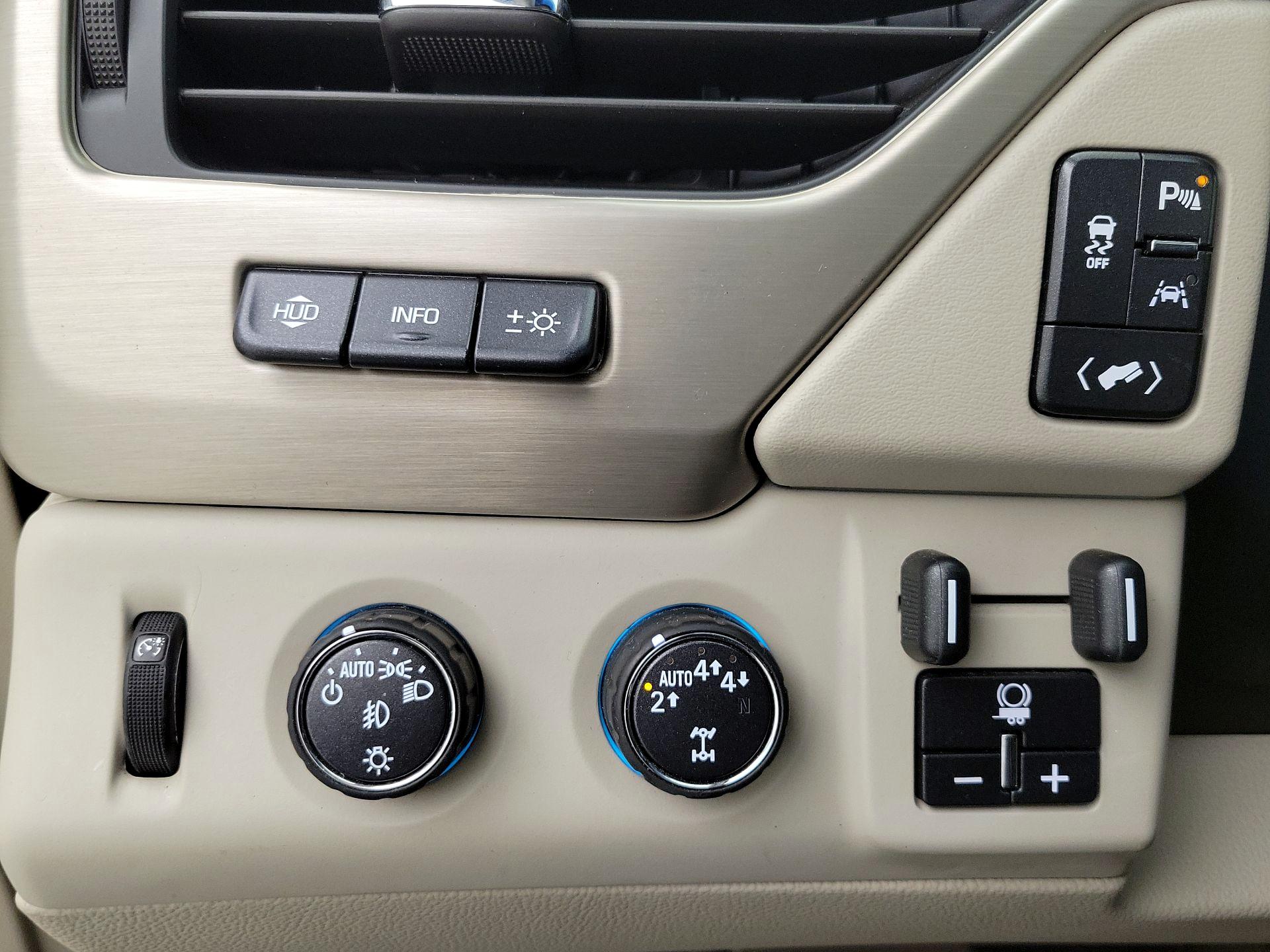 Thumbnail: 2018 GMC Yukon XL - 13