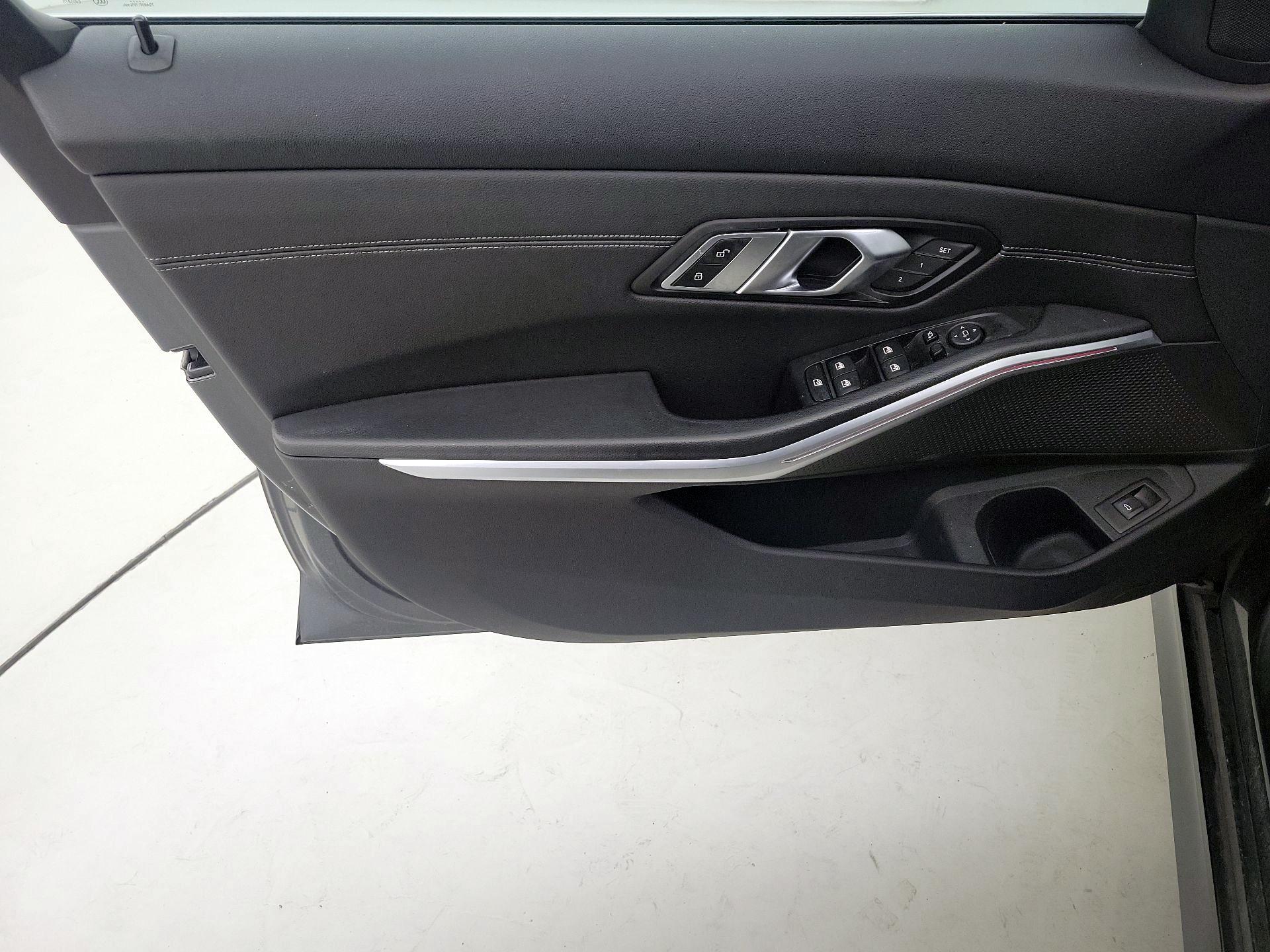 Thumbnail: 2019 BMW 3 Series - 12