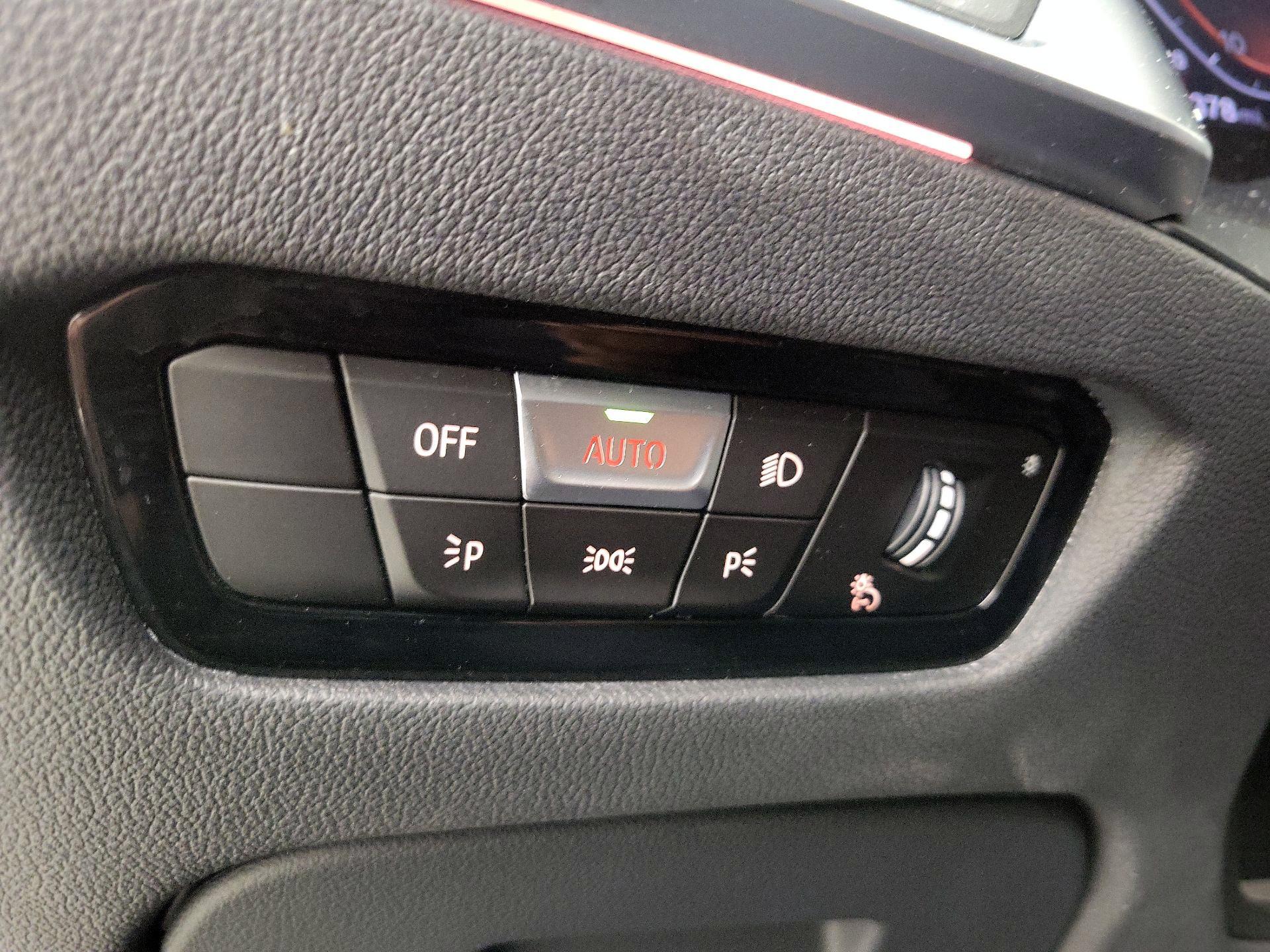 Thumbnail: 2019 BMW 3 Series - 13