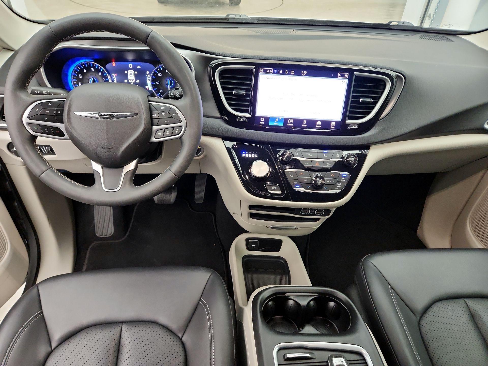 Thumbnail: 2024 Chrysler Pacifica - 9