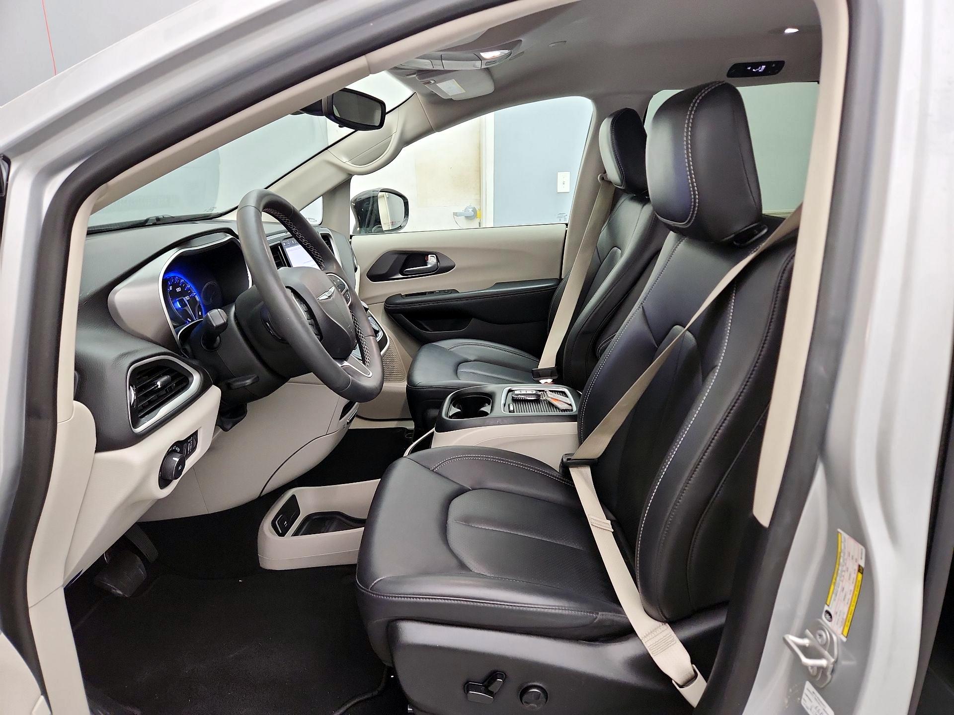 Thumbnail: 2024 Chrysler Pacifica - 11