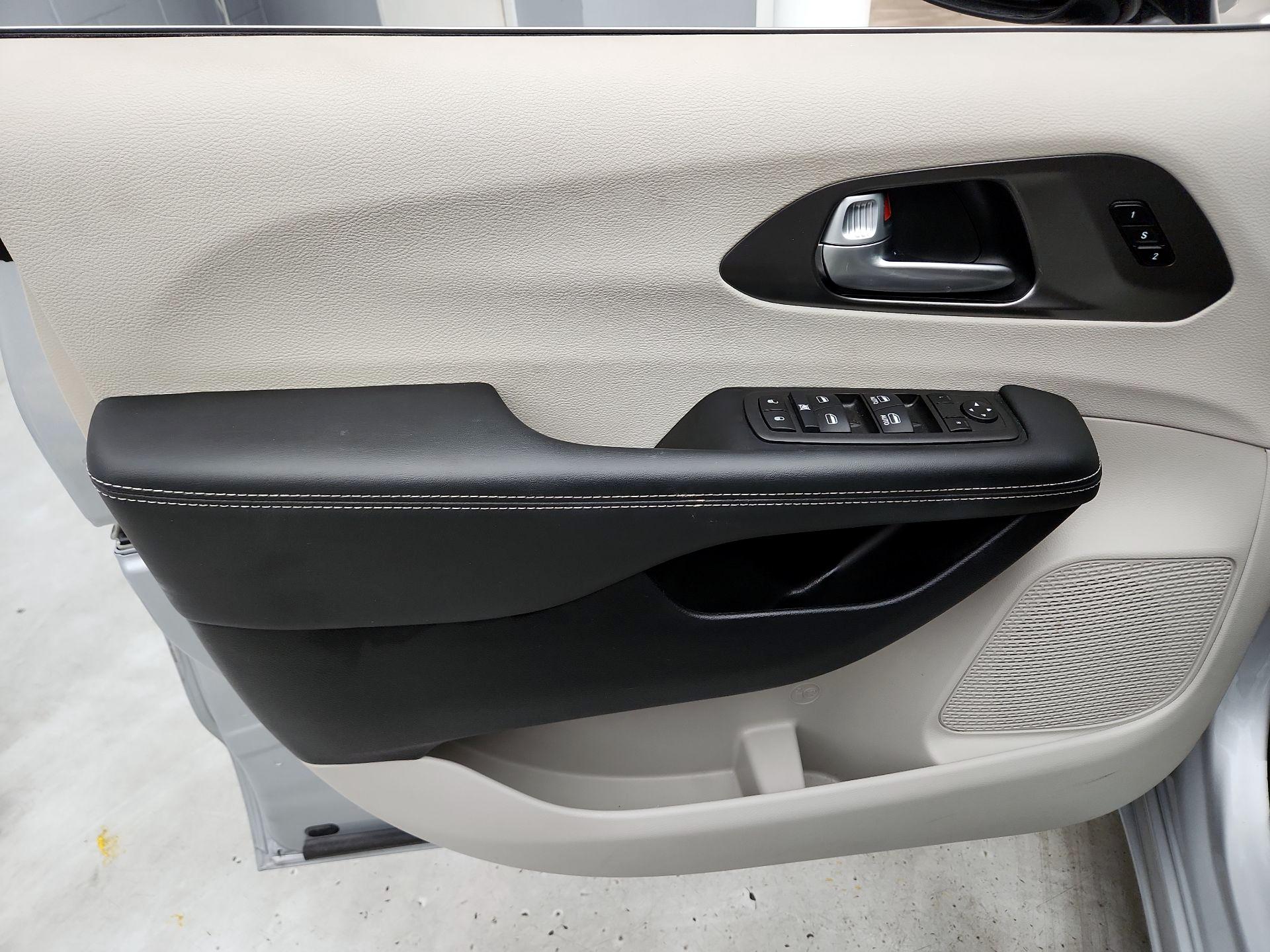 Thumbnail: 2024 Chrysler Pacifica - 12