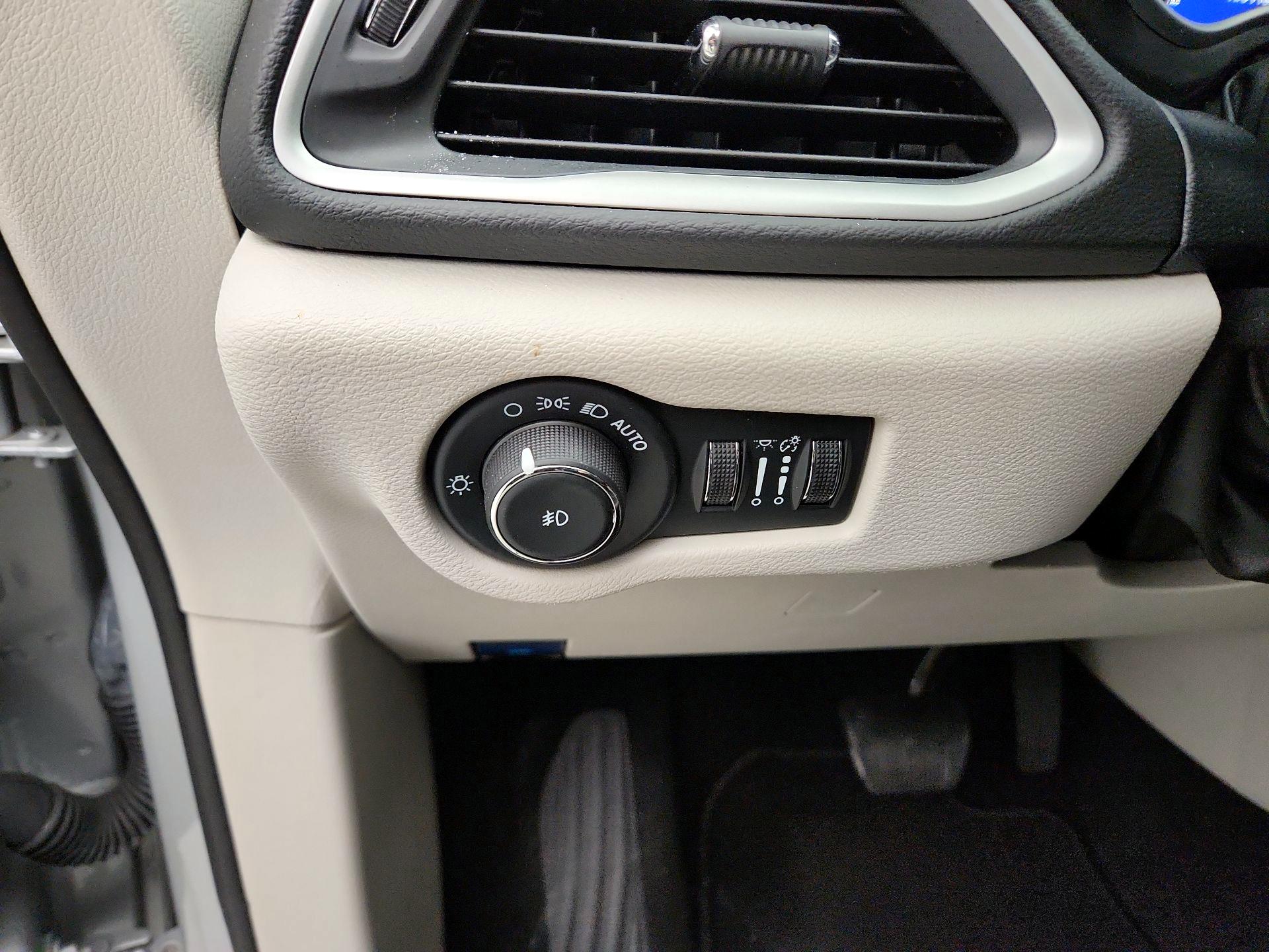 Thumbnail: 2024 Chrysler Pacifica - 13