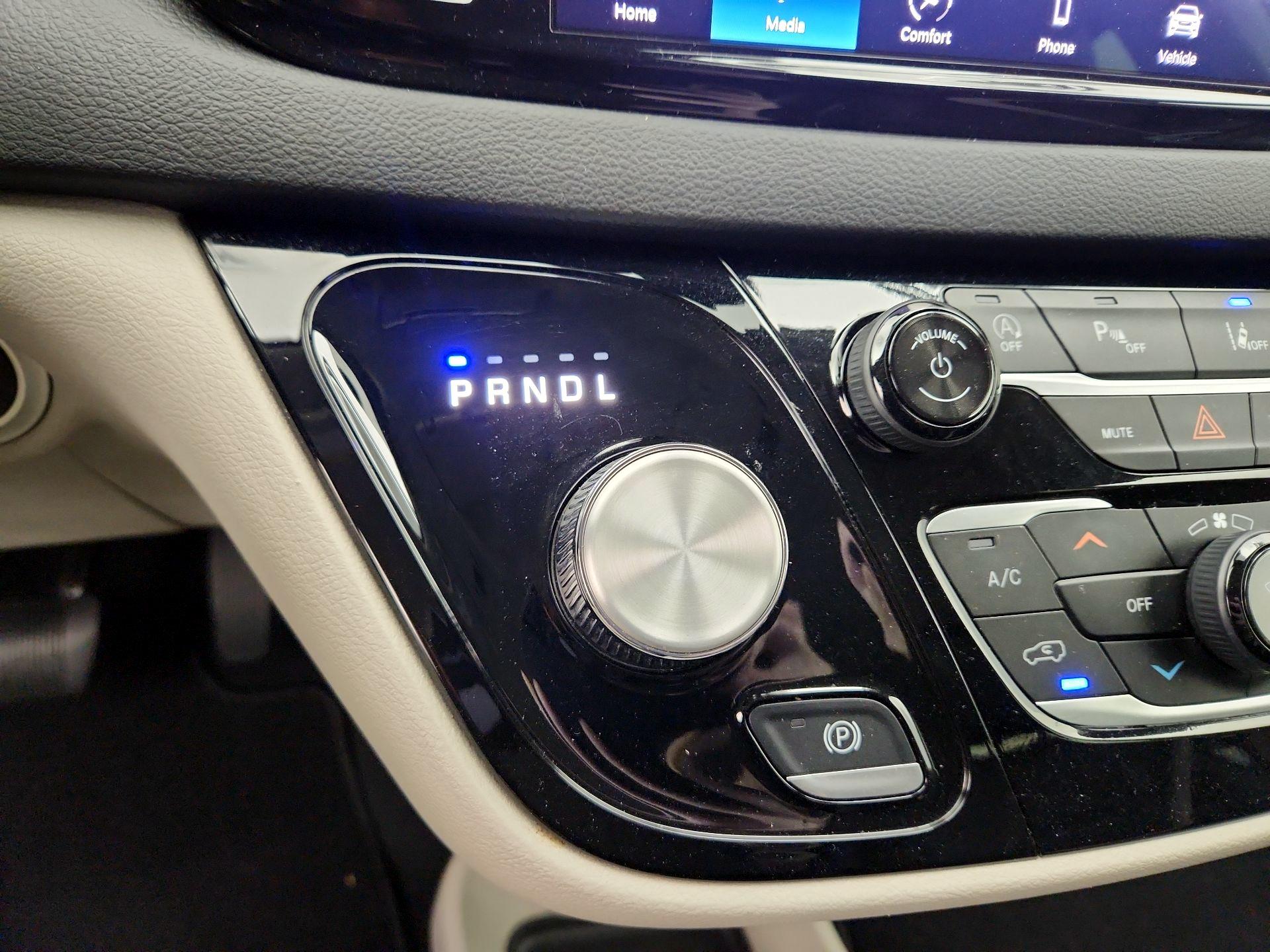 Thumbnail: 2024 Chrysler Pacifica - 17