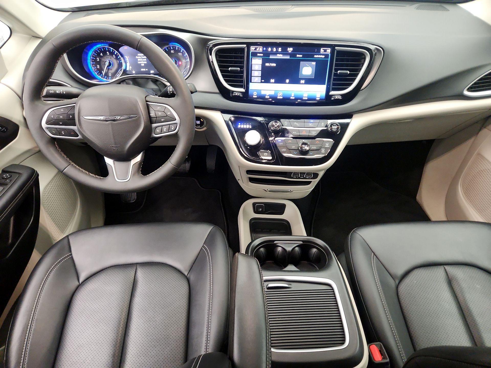 Thumbnail: 2024 Chrysler Pacifica - 9